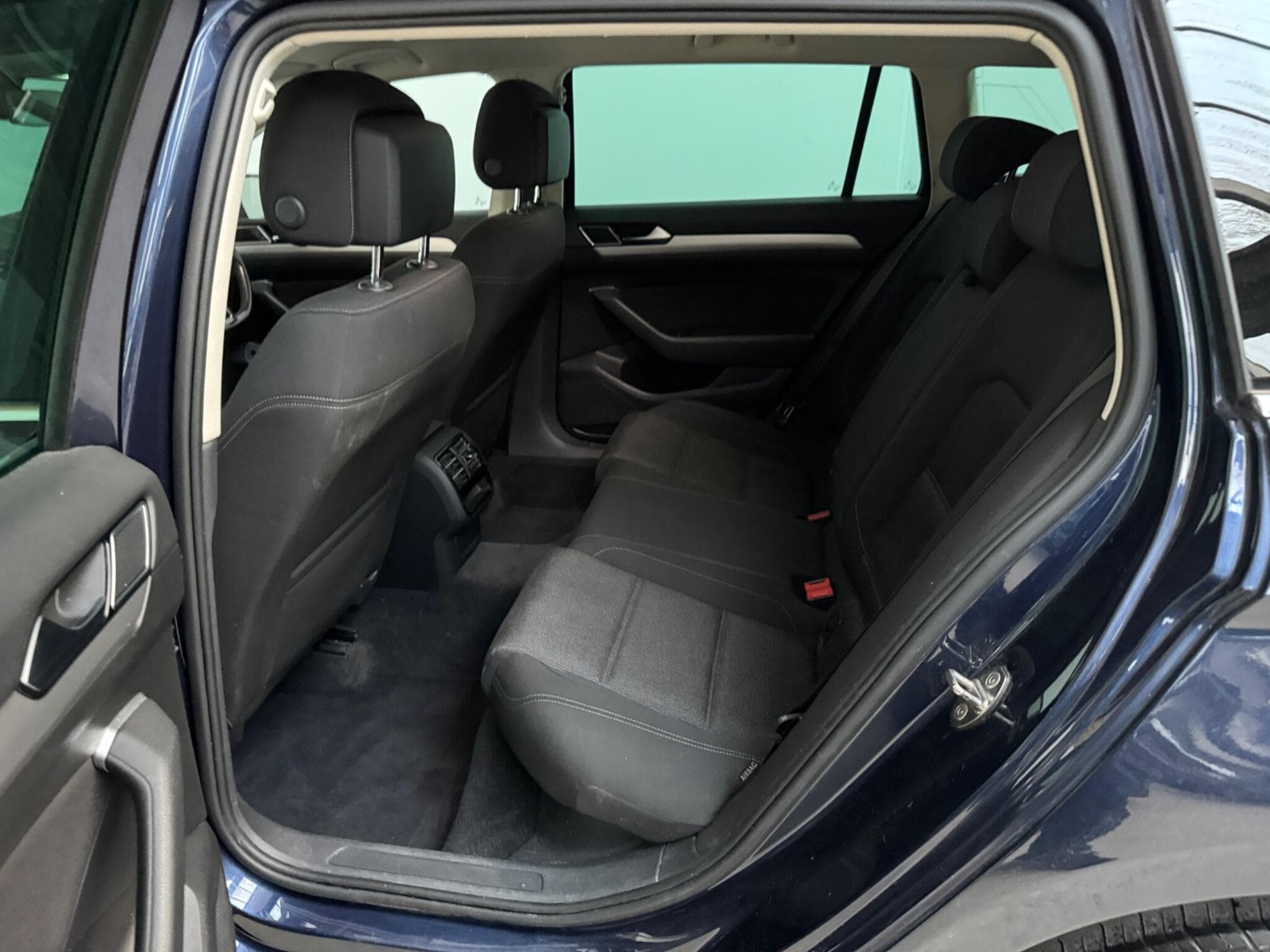 2015 Volkswagen Passat - Thumbnail 11