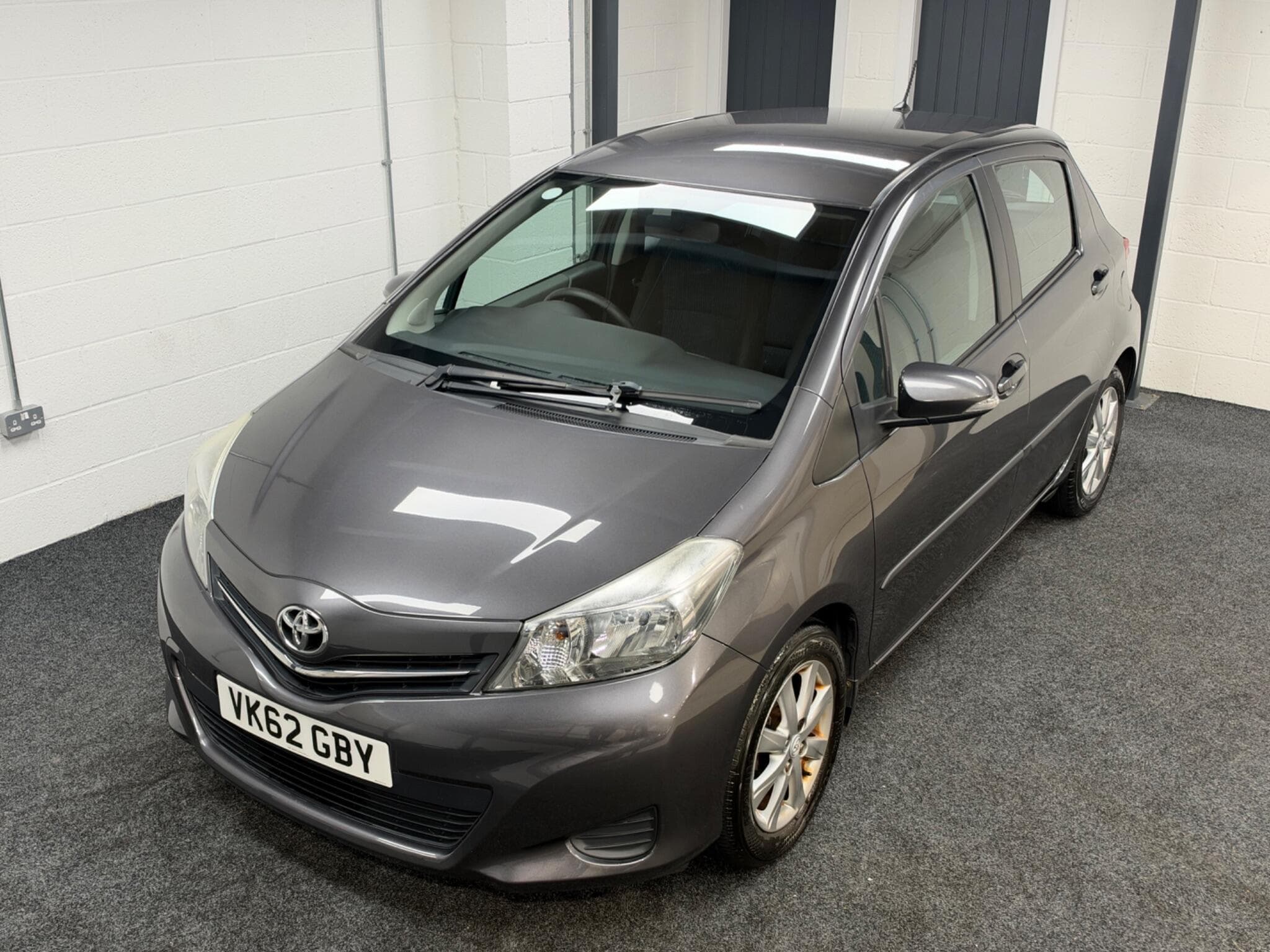2012 Toyota Yaris - Thumbnail 7