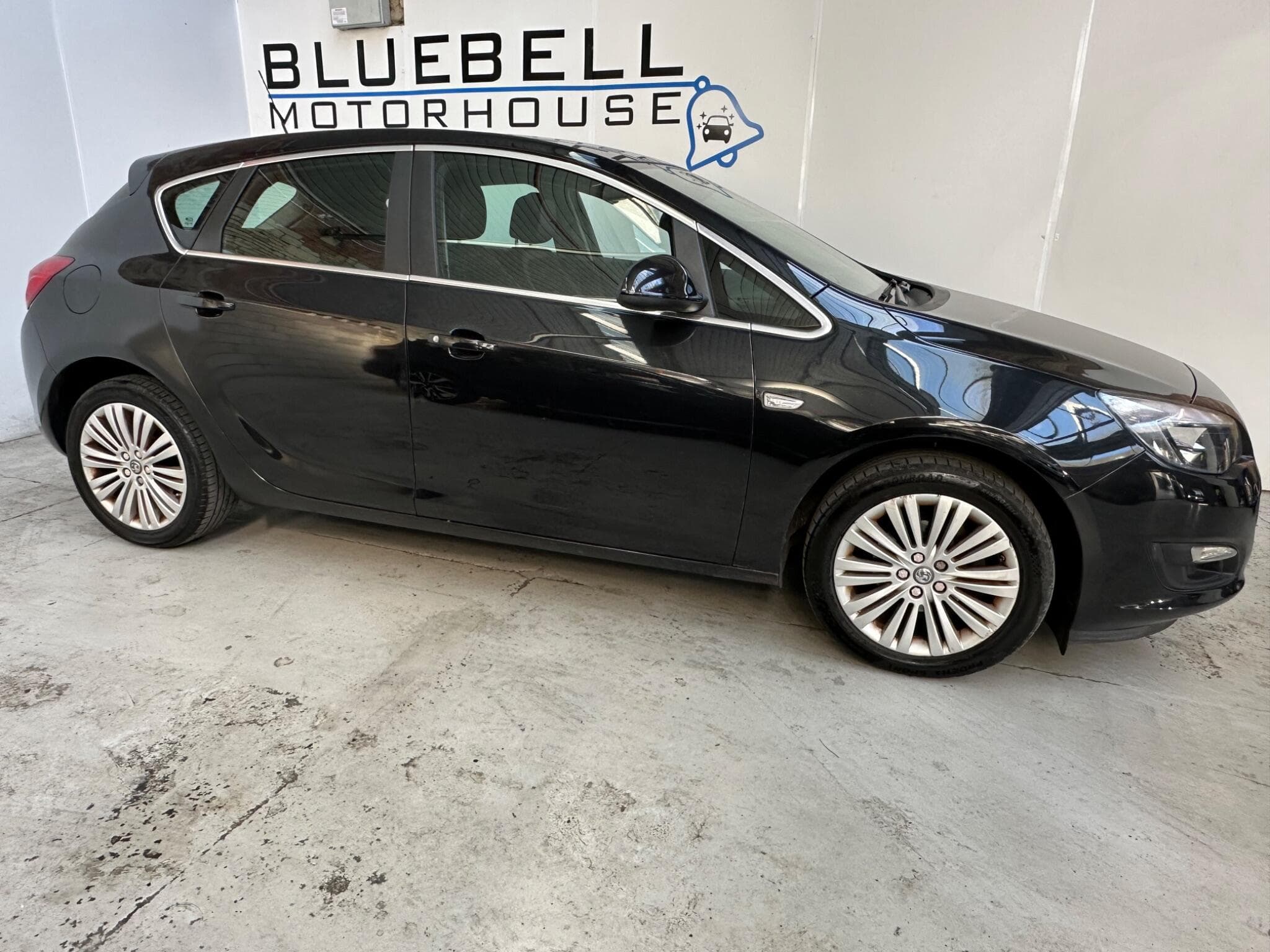 2015 Vauxhall Astra - Thumbnail 9