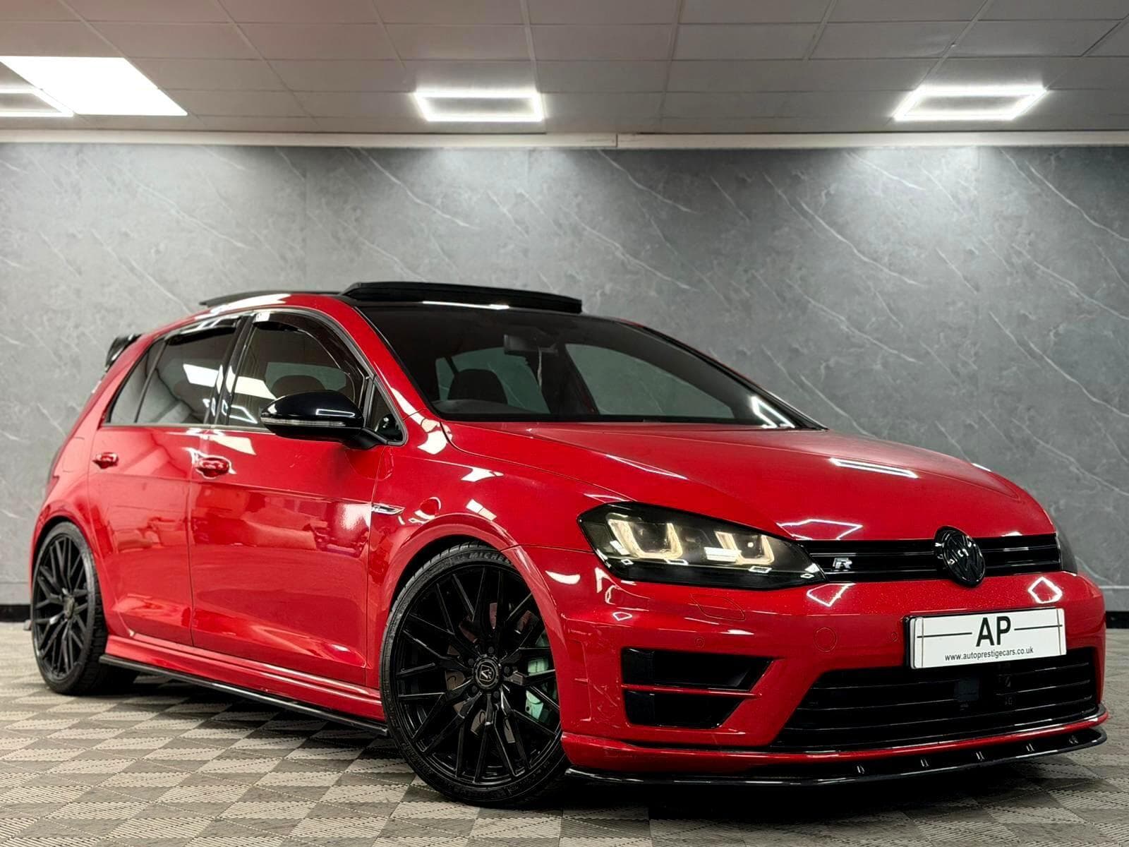 2015 Volkswagen Golf - Image 2