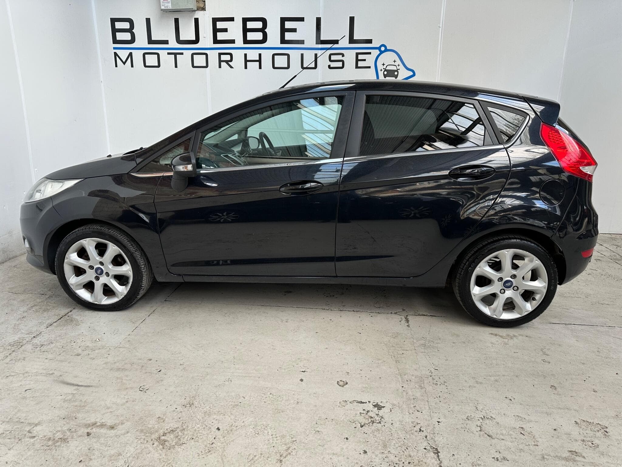 2011 Ford Fiesta - Thumbnail 8