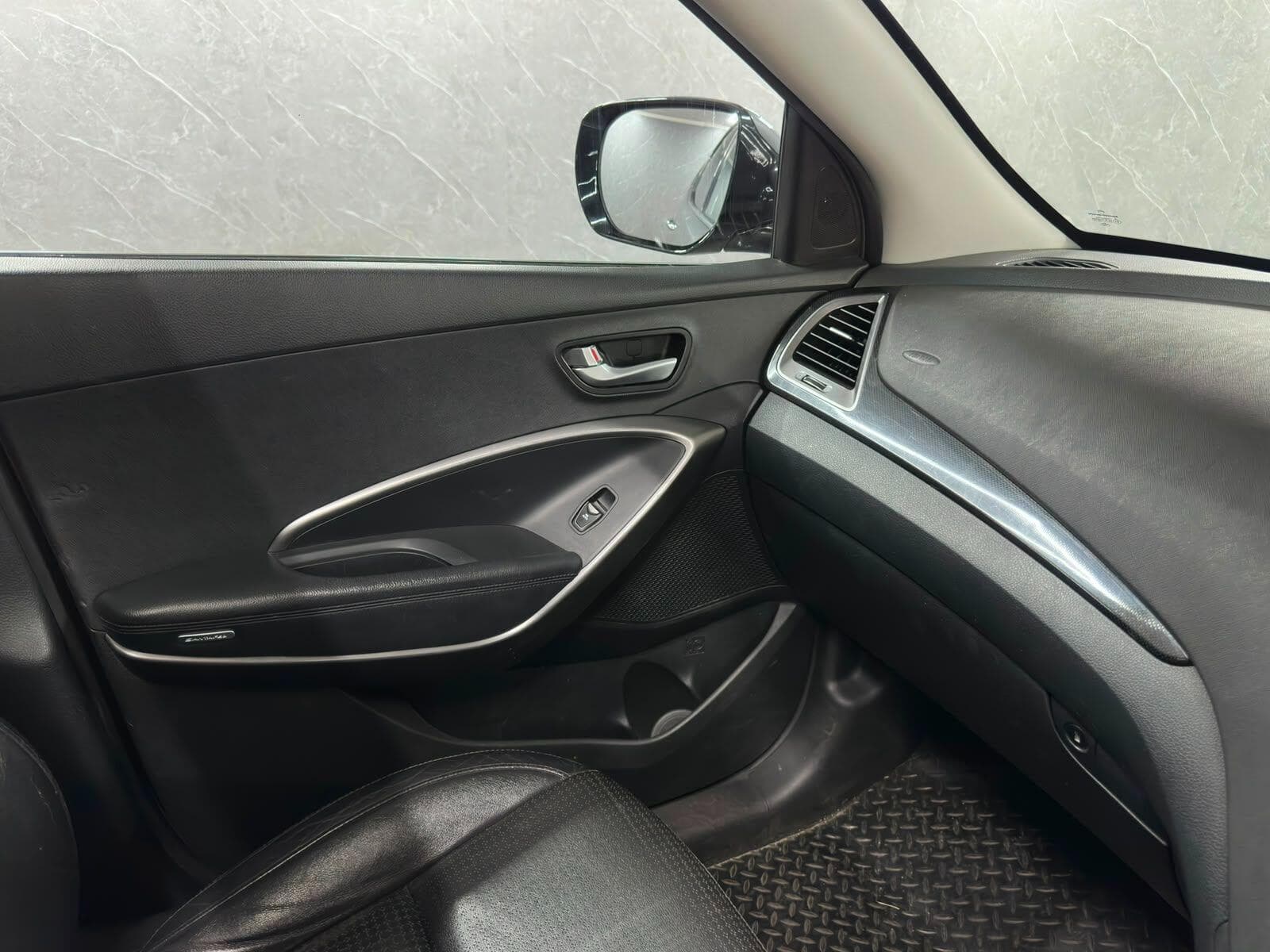 2013 Hyundai Santa Fe - Thumbnail 11