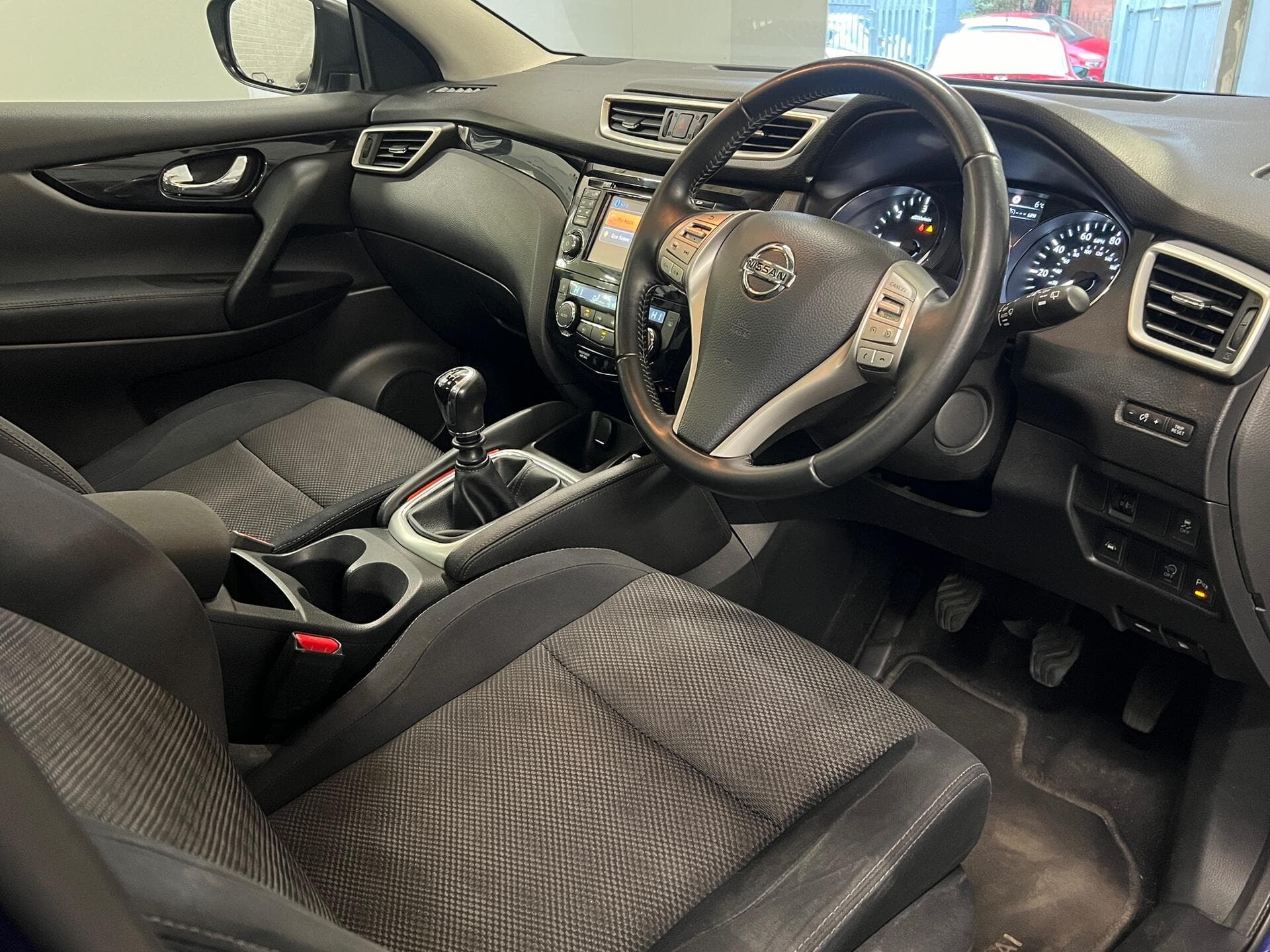 2015 Nissan Qashqai - Thumbnail 23