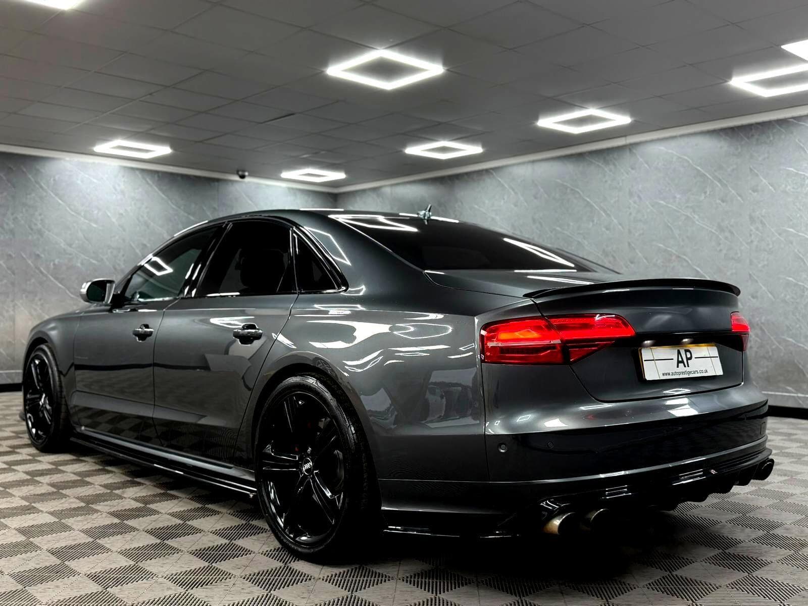 2015 Audi S8 - Thumbnail 22