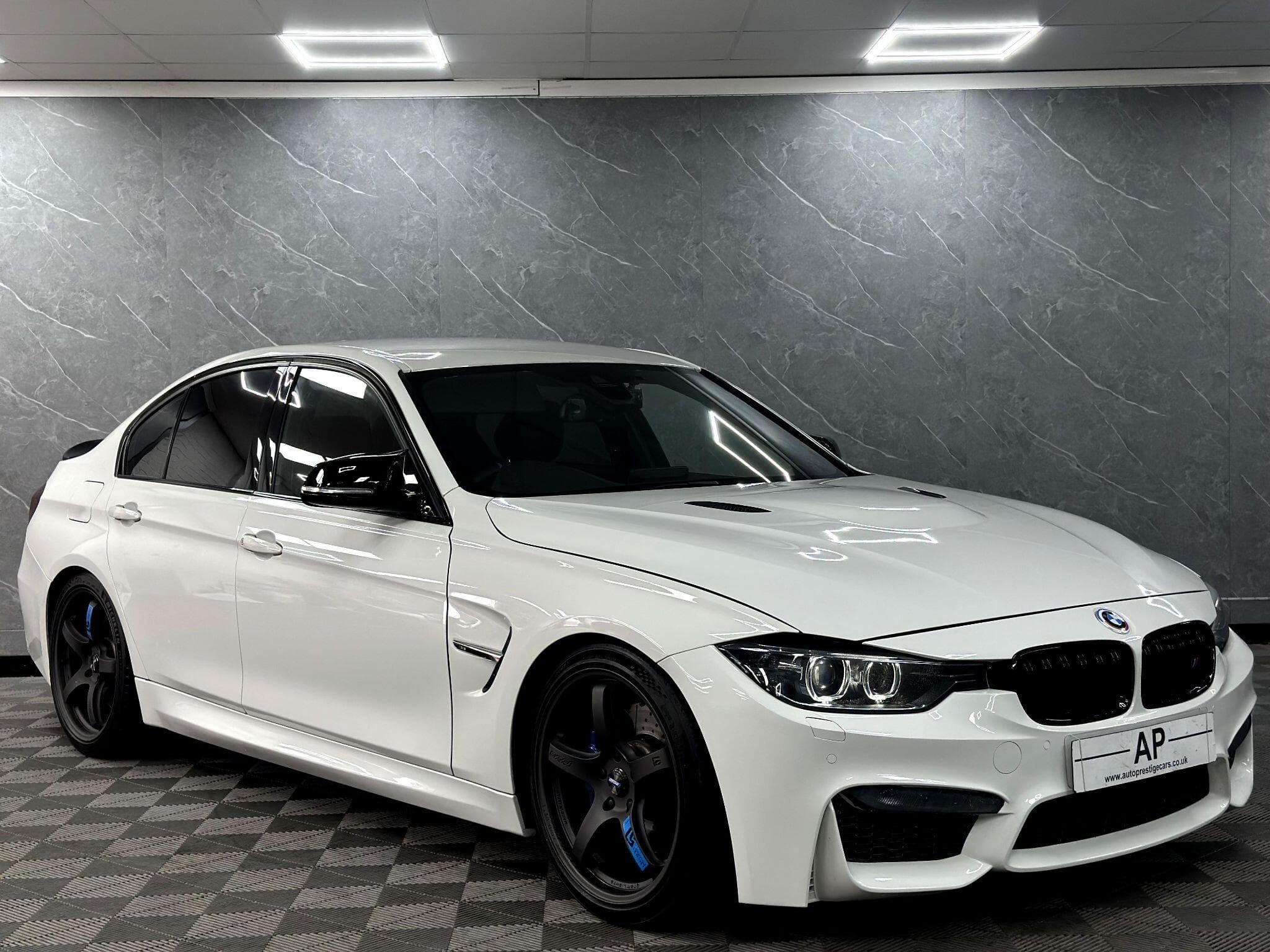 2015 BMW 3 Series - Thumbnail 27