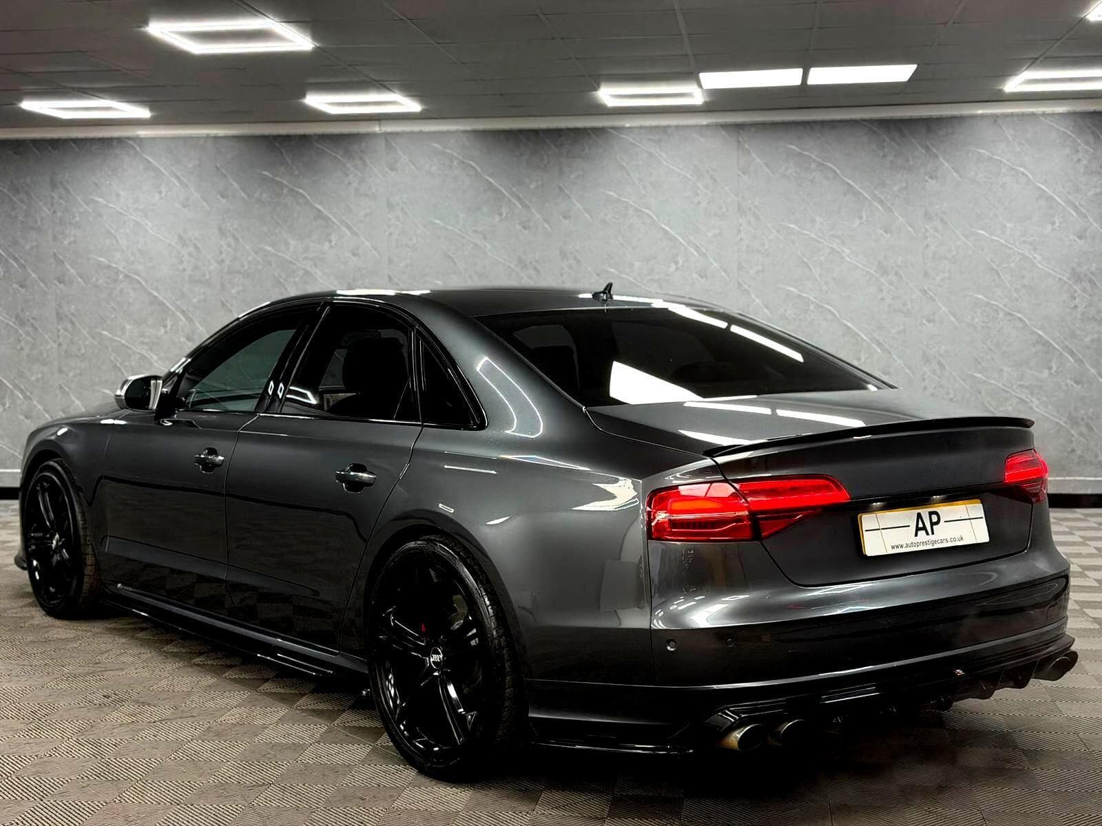 2015 Audi S8 - Thumbnail 26