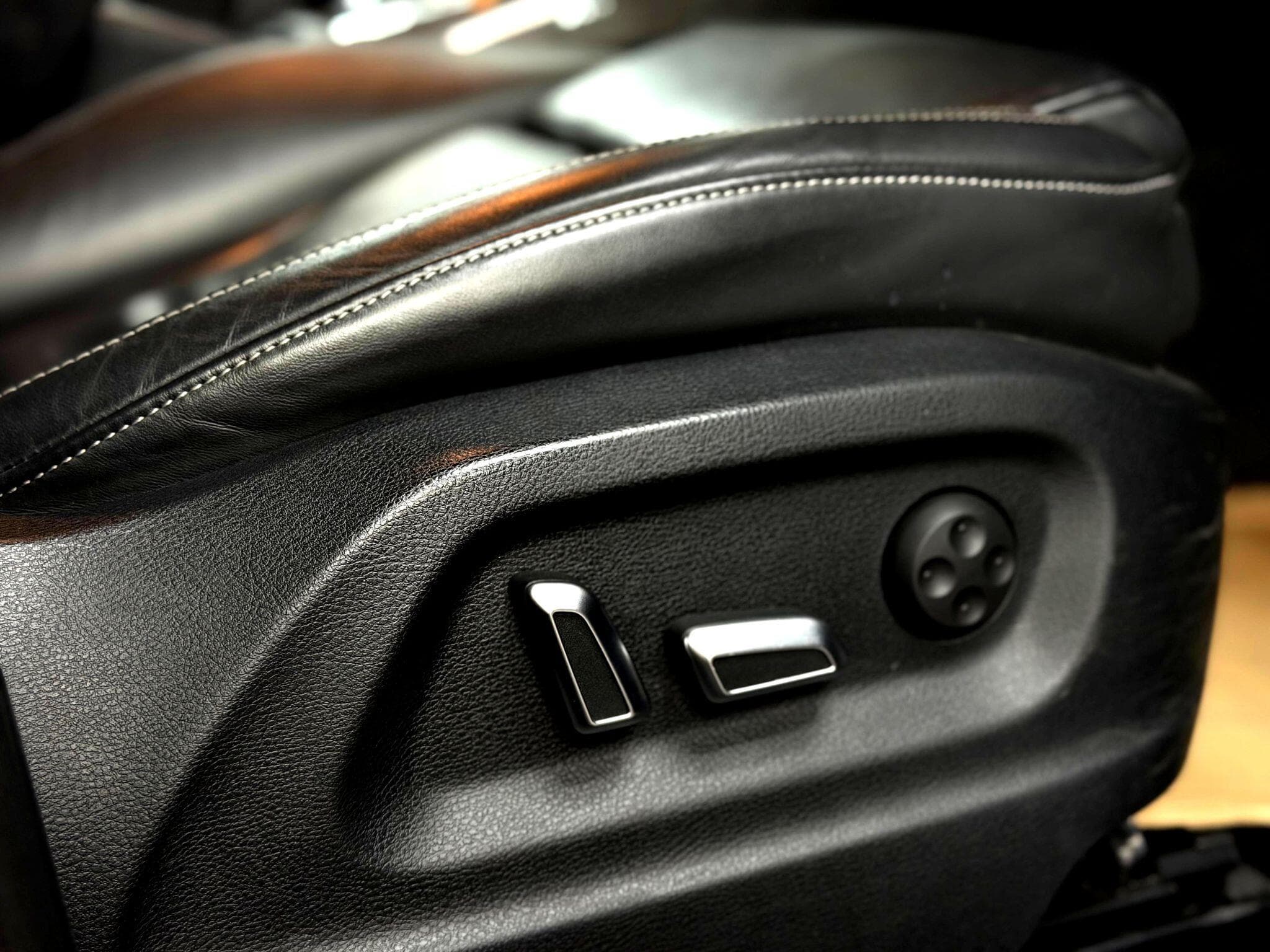 2016 Audi SQ5 - Thumbnail 31