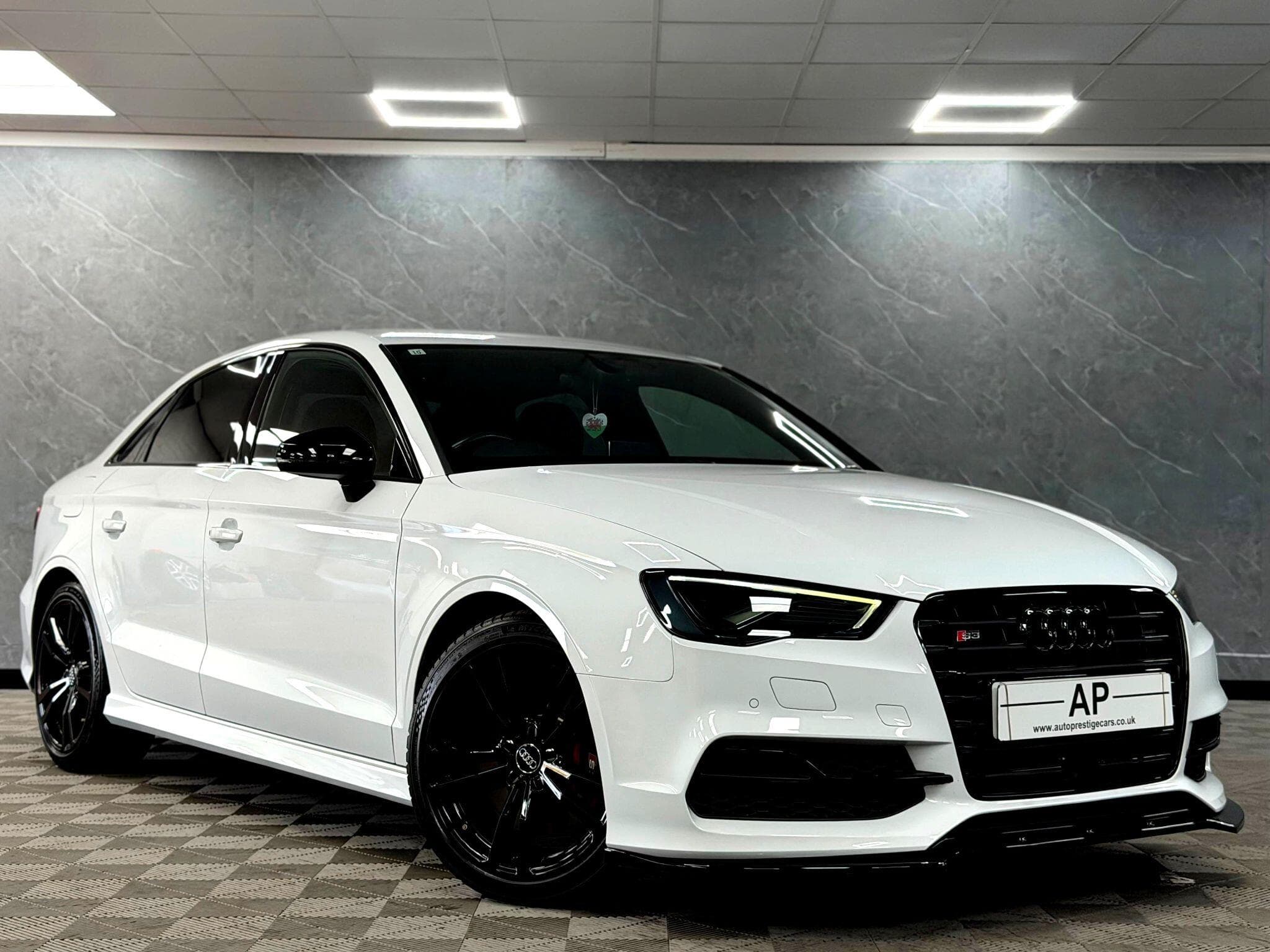 2015 Audi S3 - Thumbnail 3