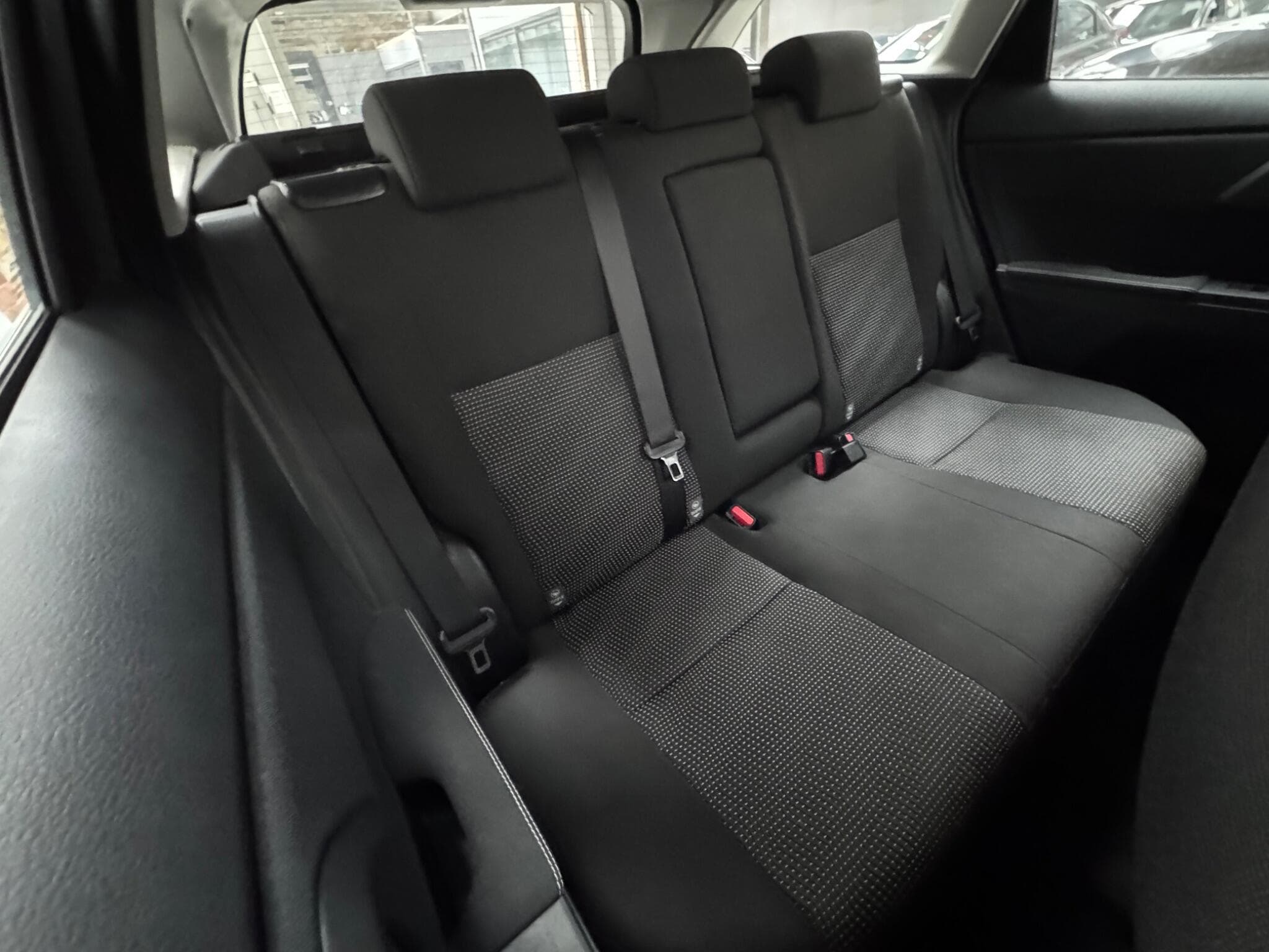 2015 Toyota Auris - Thumbnail 12