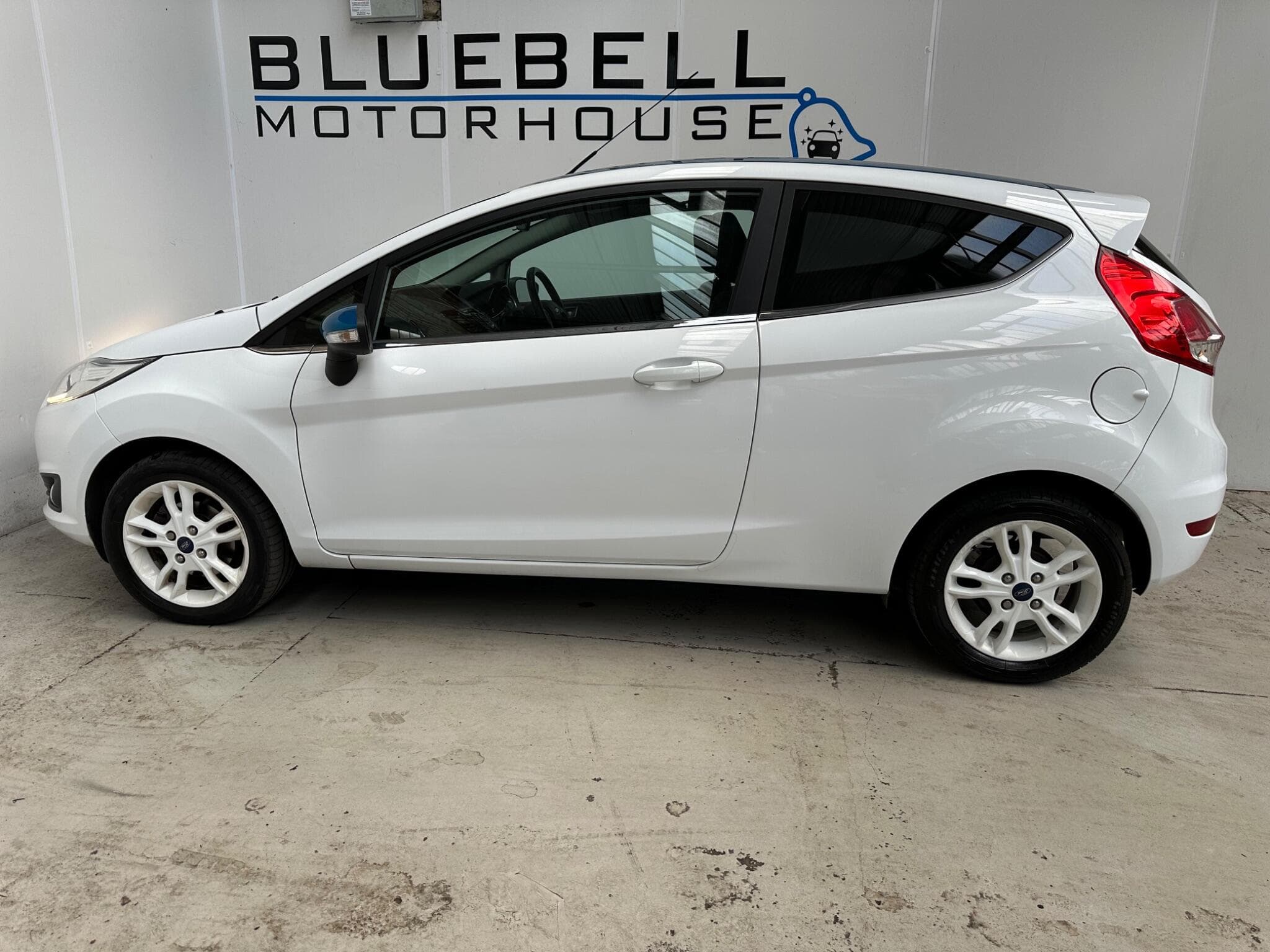 2016 Ford Fiesta - Thumbnail 8