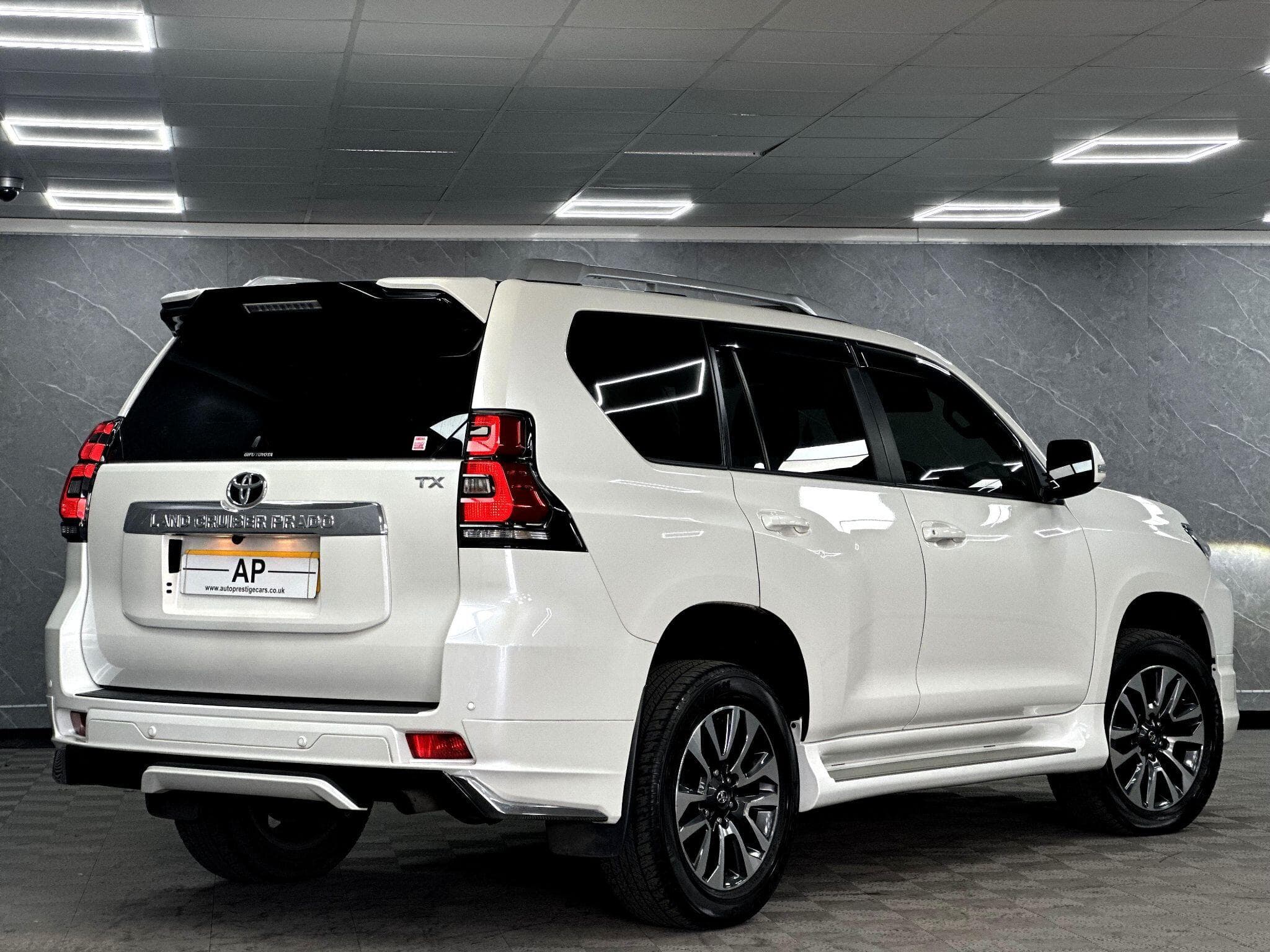 2022 Toyota Land Cruiser - Thumbnail 19