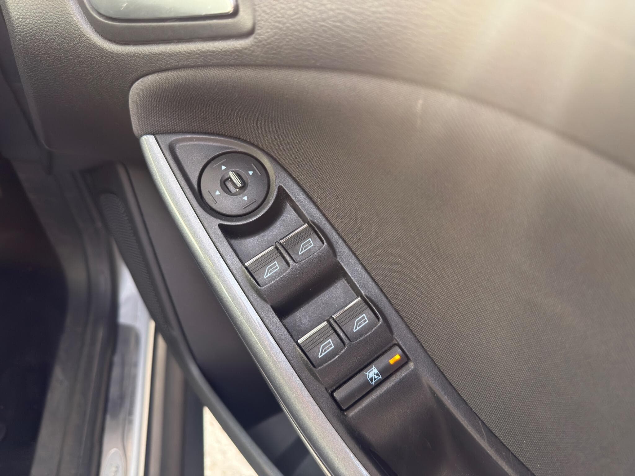2012 Ford Focus - Thumbnail 24