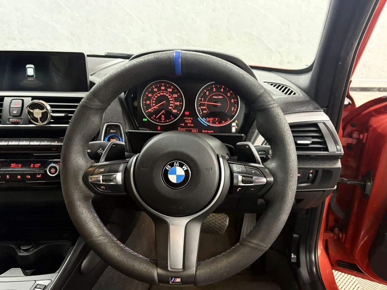 2017 BMW 1 Series - Thumbnail 32