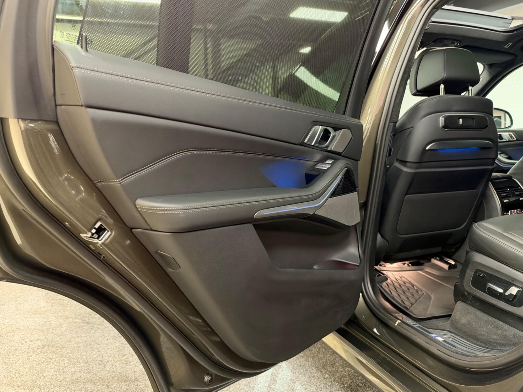 2024 BMW X7 - Thumbnail 38