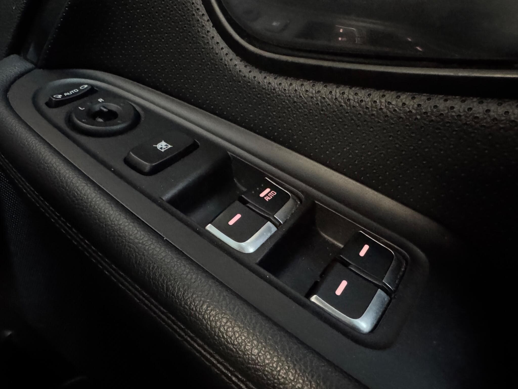 2016 Kia Carens - Thumbnail 23