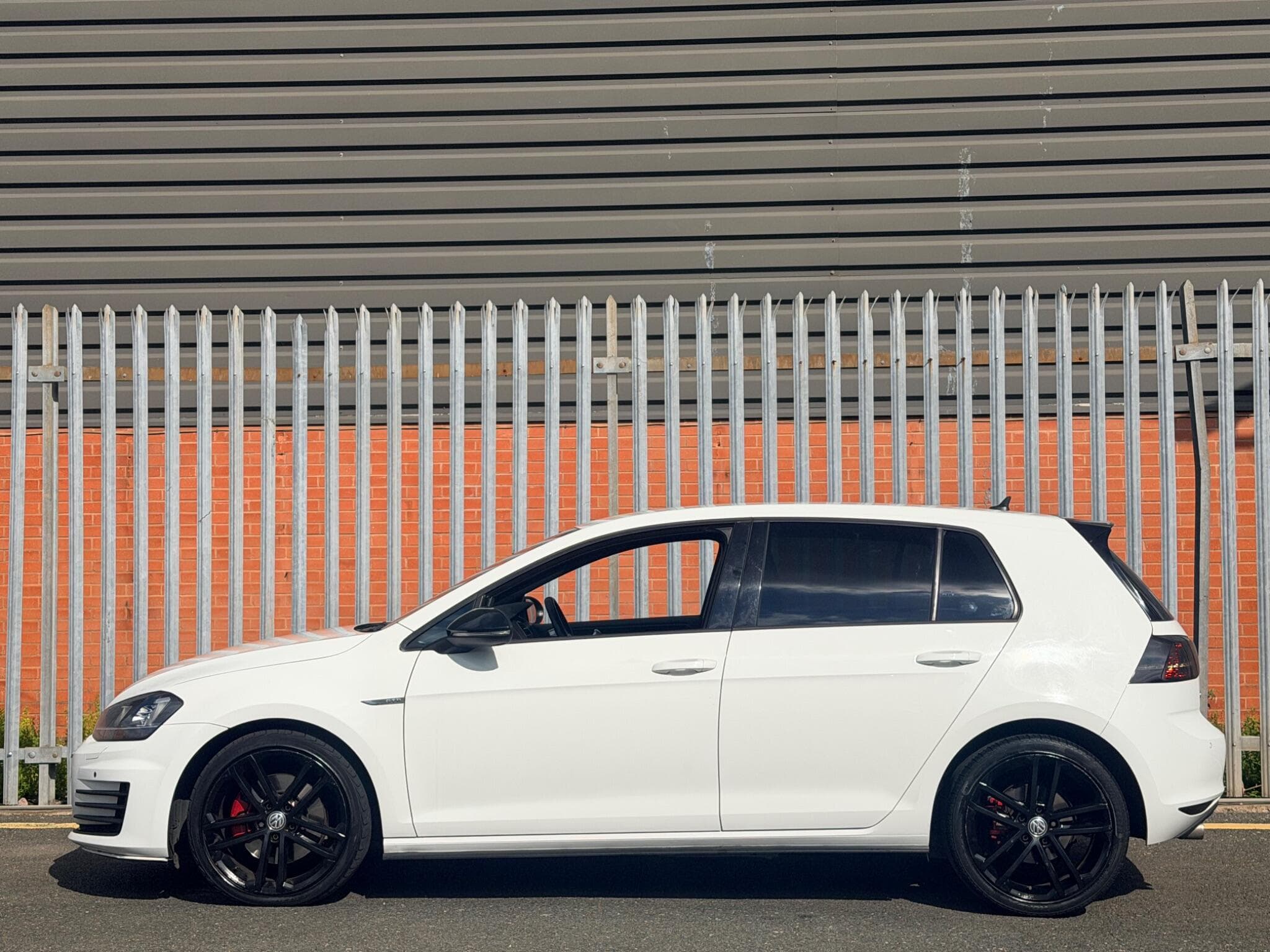 2016 Volkswagen Golf - Thumbnail 9