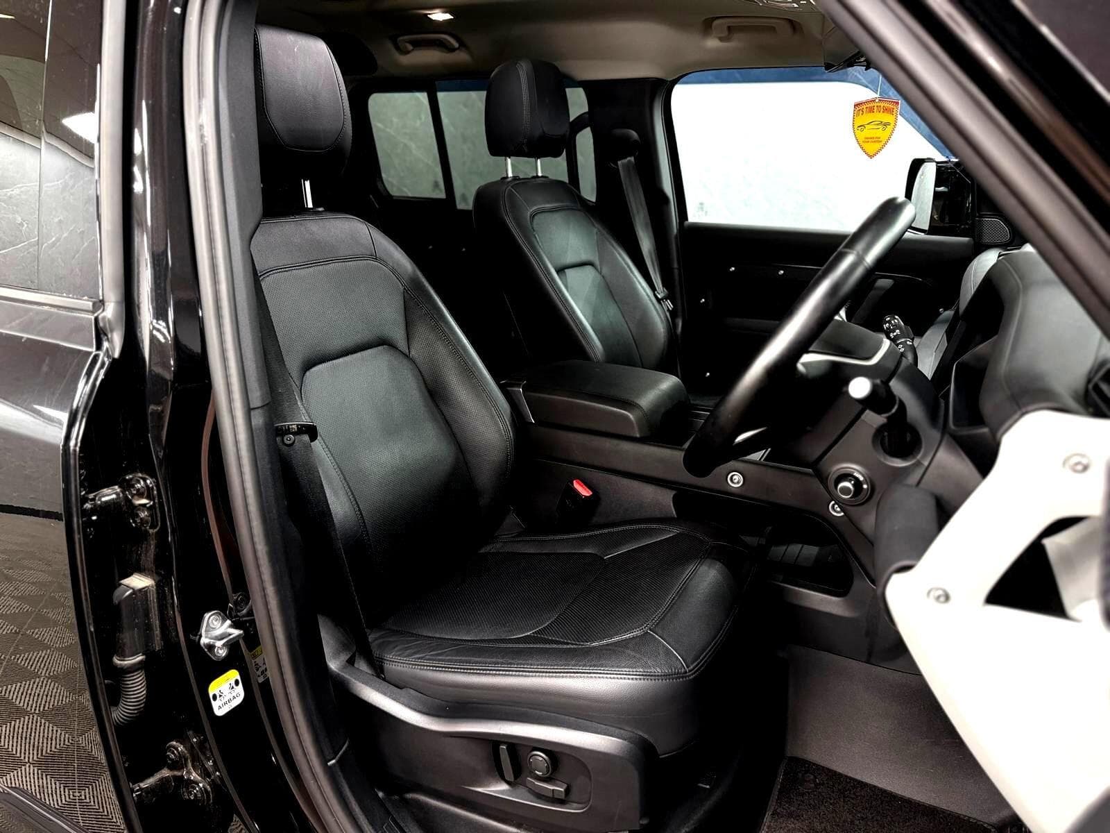 2024 Land Rover Defender 110 - Thumbnail 38