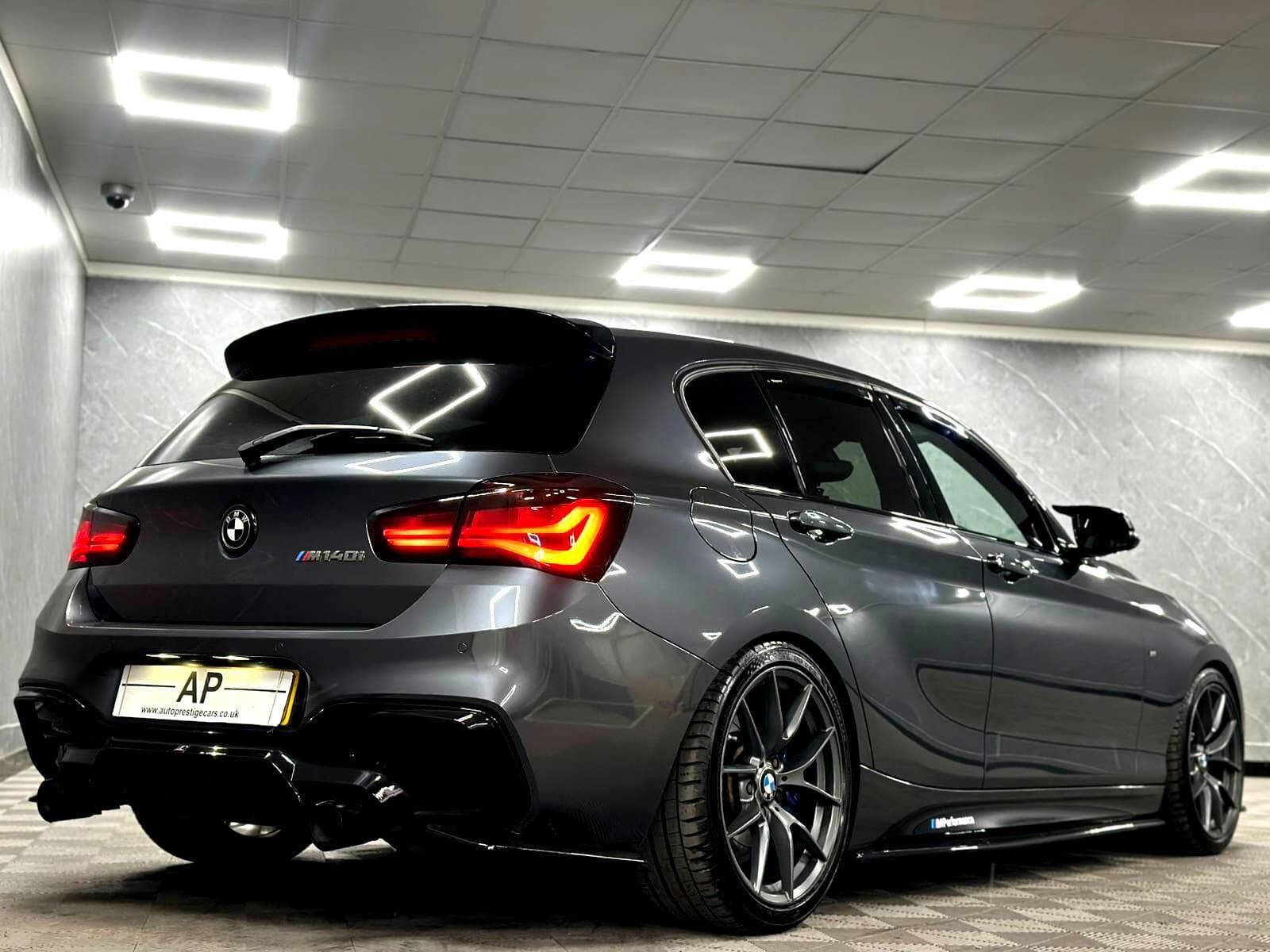 2018 BMW 1 Series - Thumbnail 3