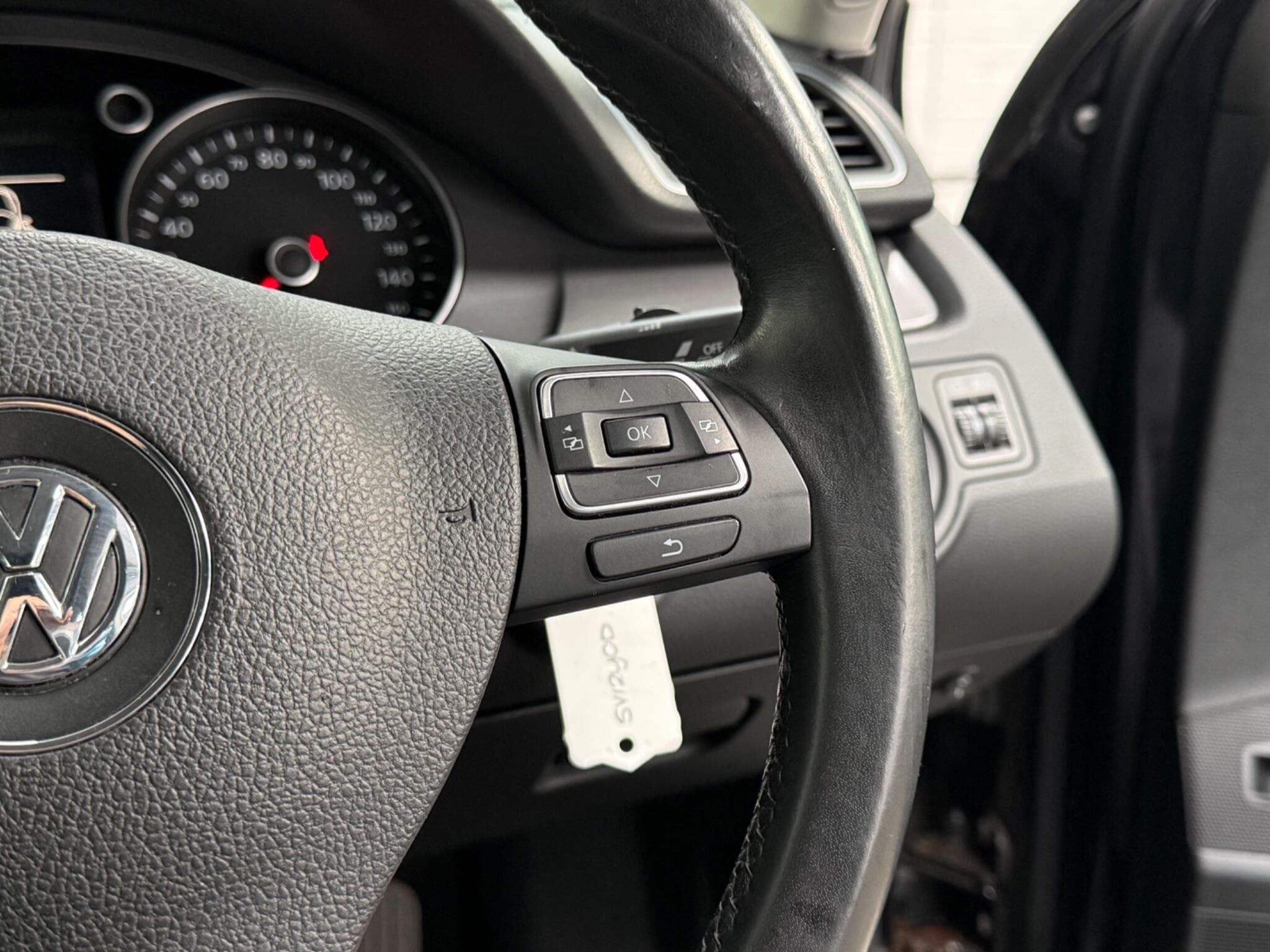 2012 Volkswagen Passat - Thumbnail 20