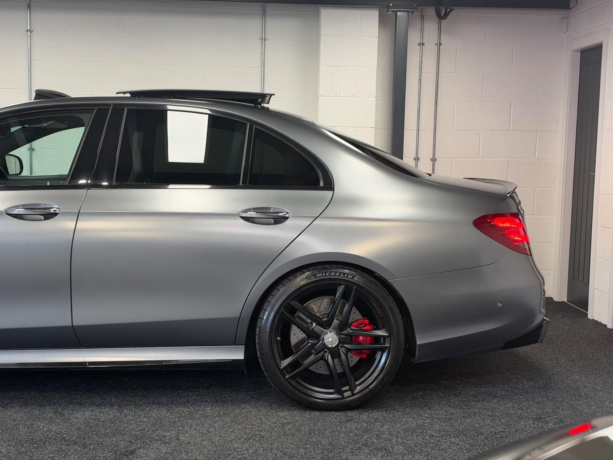 2017 Mercedes-Benz E Class - Thumbnail 4