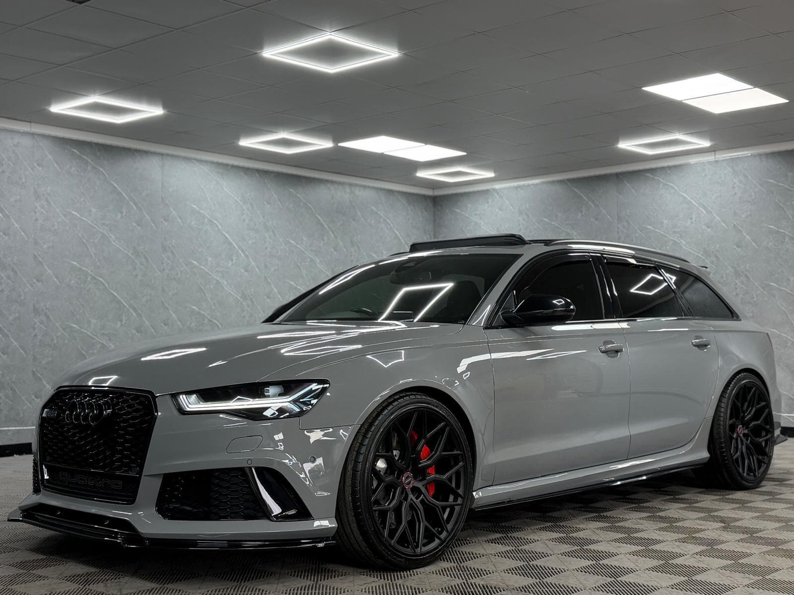 2016 Audi RS6 Avant - Image 1