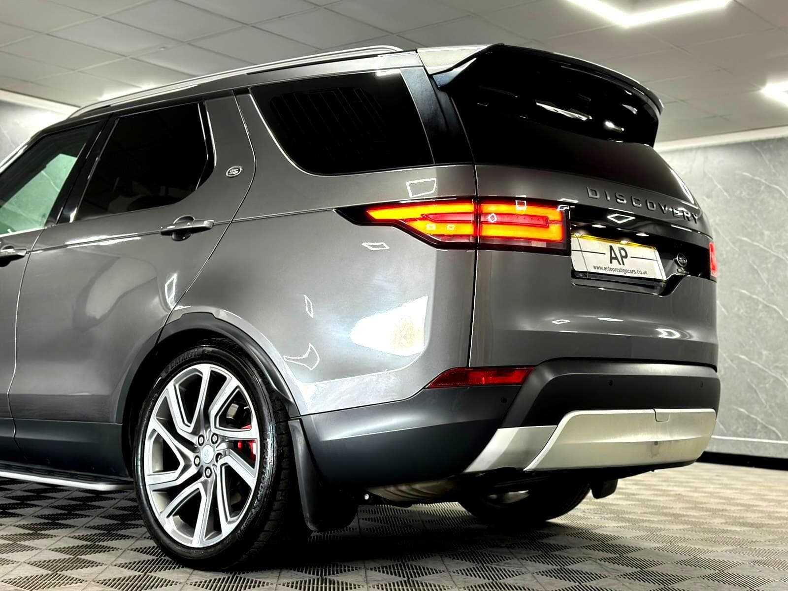 2017 Land Rover Discovery - Thumbnail 11