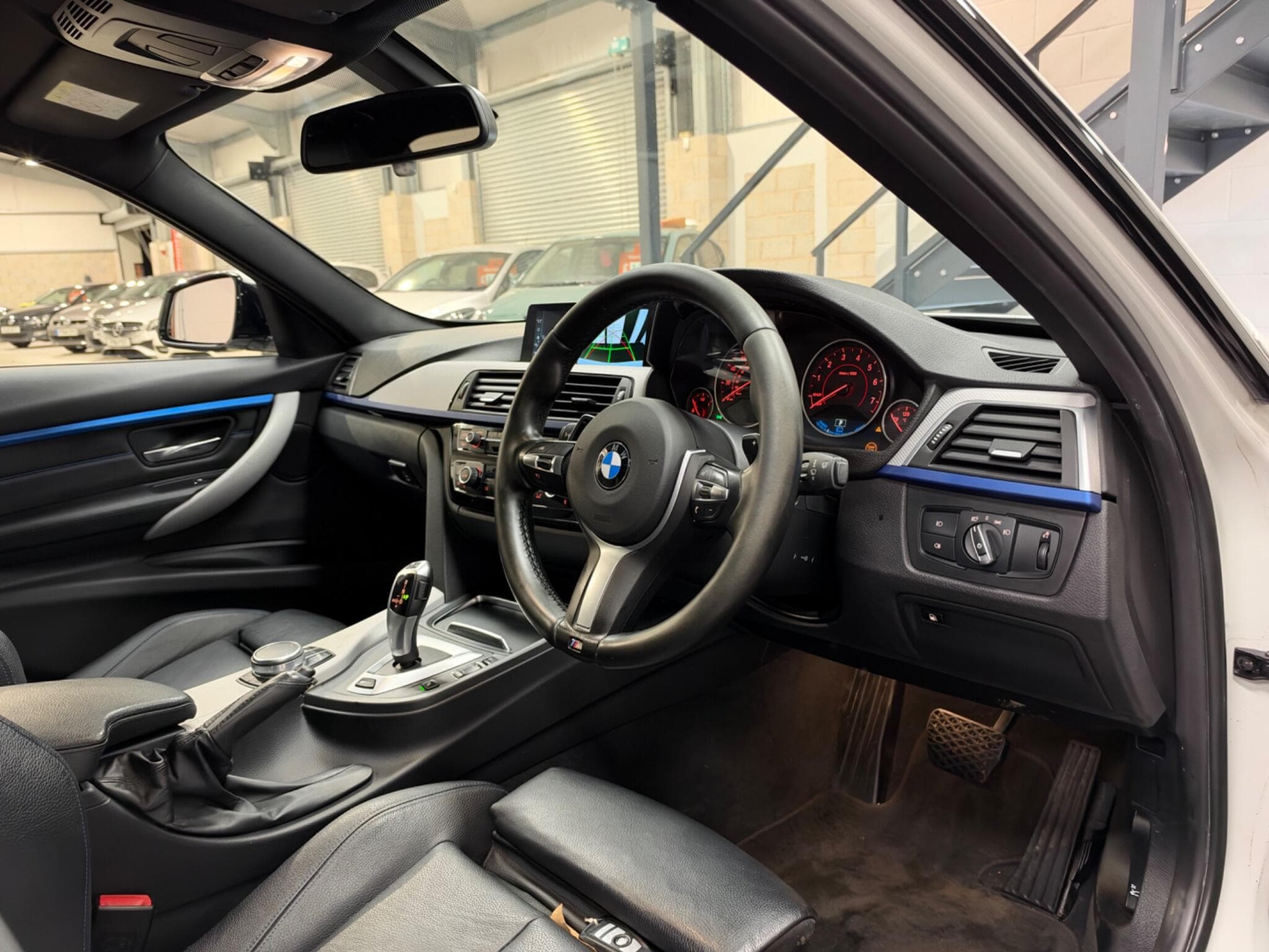 2017 BMW 3 Series - Thumbnail 18