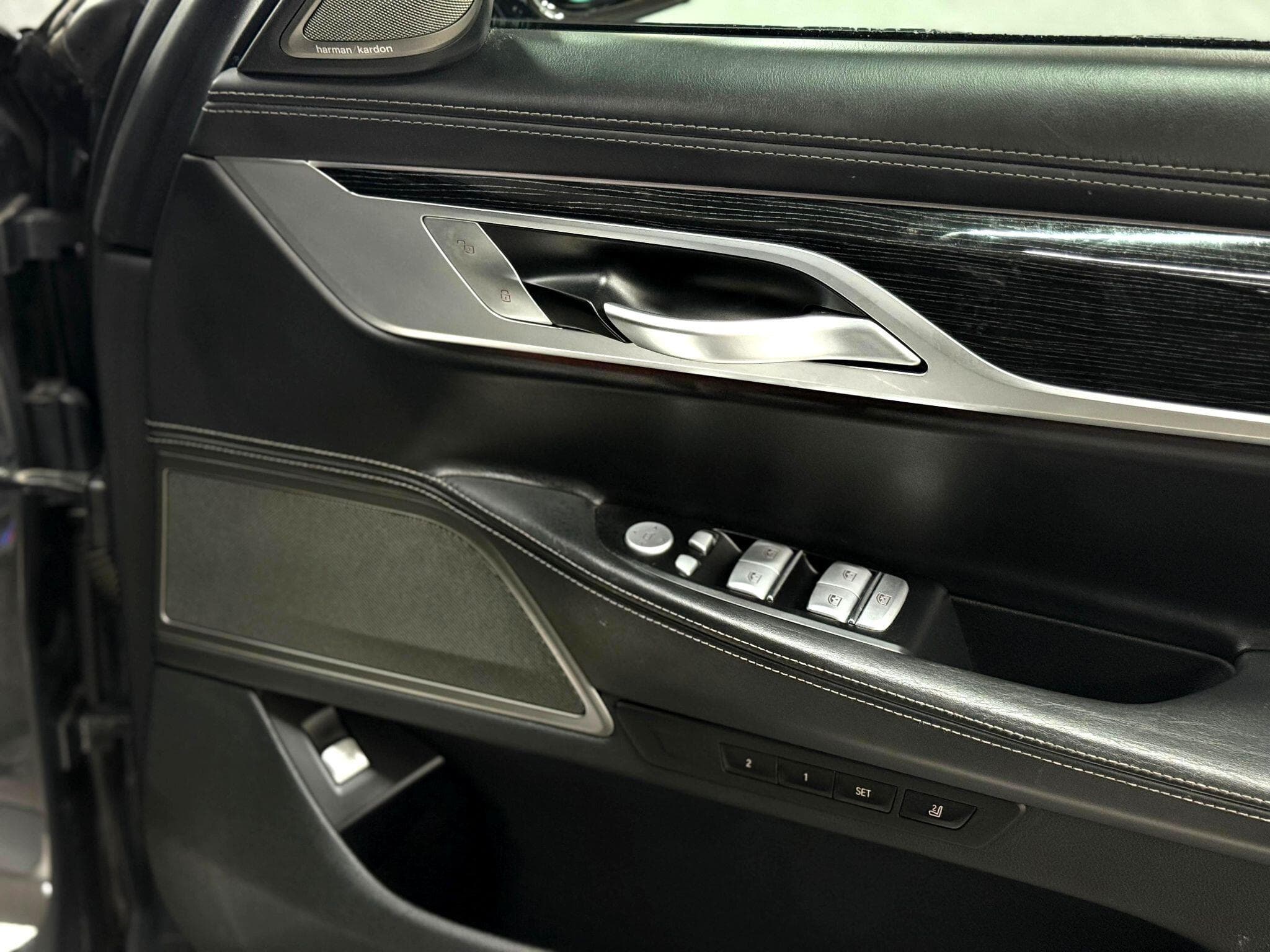 2019 BMW 7 Series - Thumbnail 35