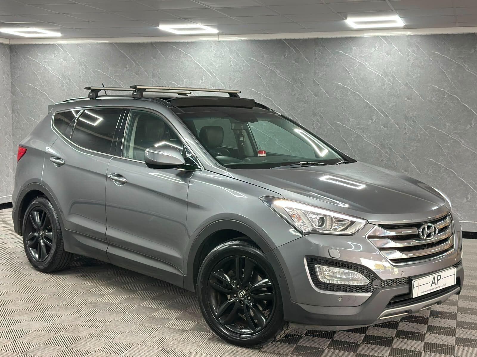 2013 Hyundai Santa Fe - Thumbnail 2