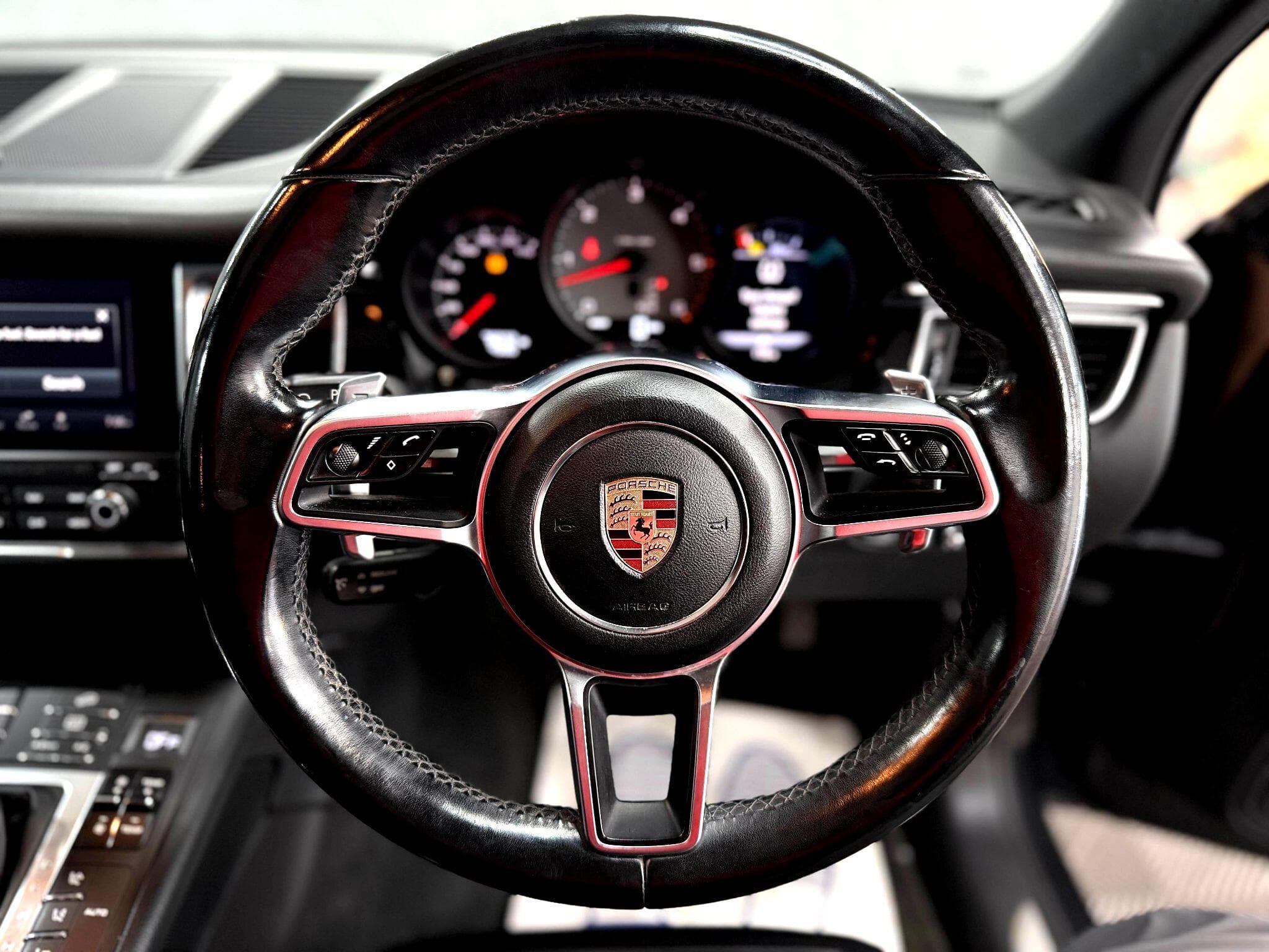 2016 Porsche Macan - Thumbnail 32