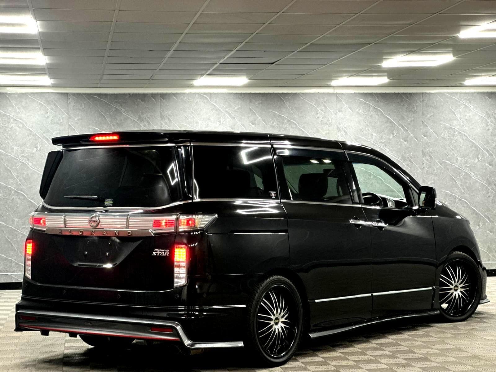 2015 Nissan Elgrand - Thumbnail 13