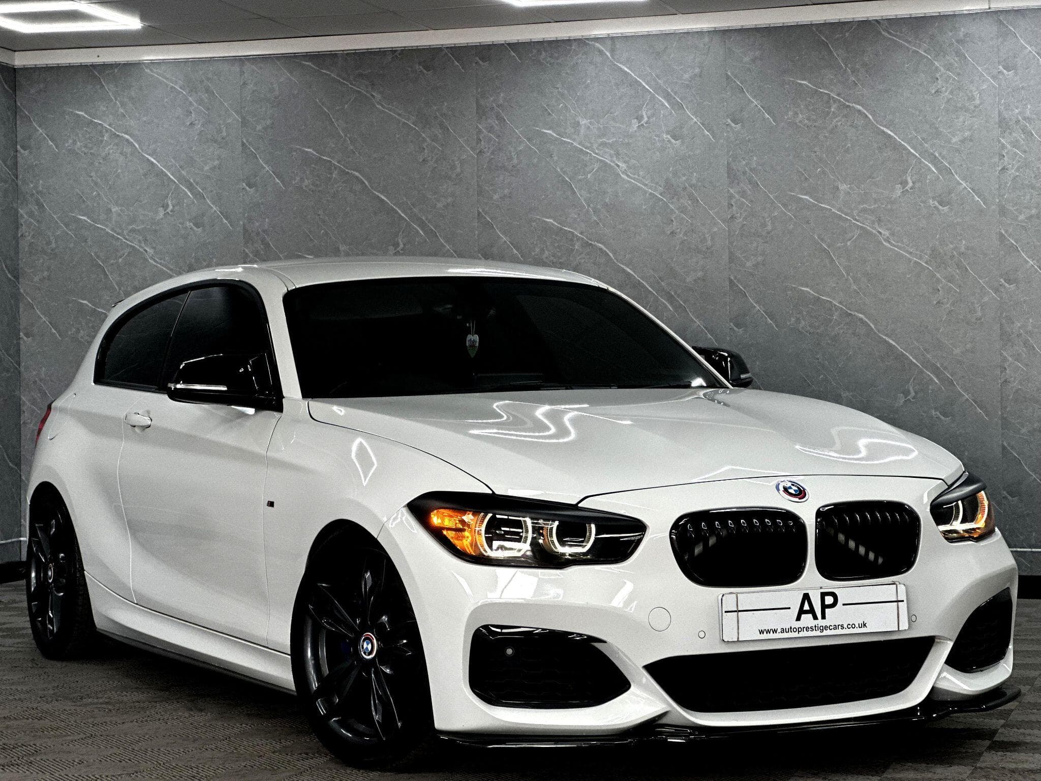 2018 BMW 1 Series - Thumbnail 21