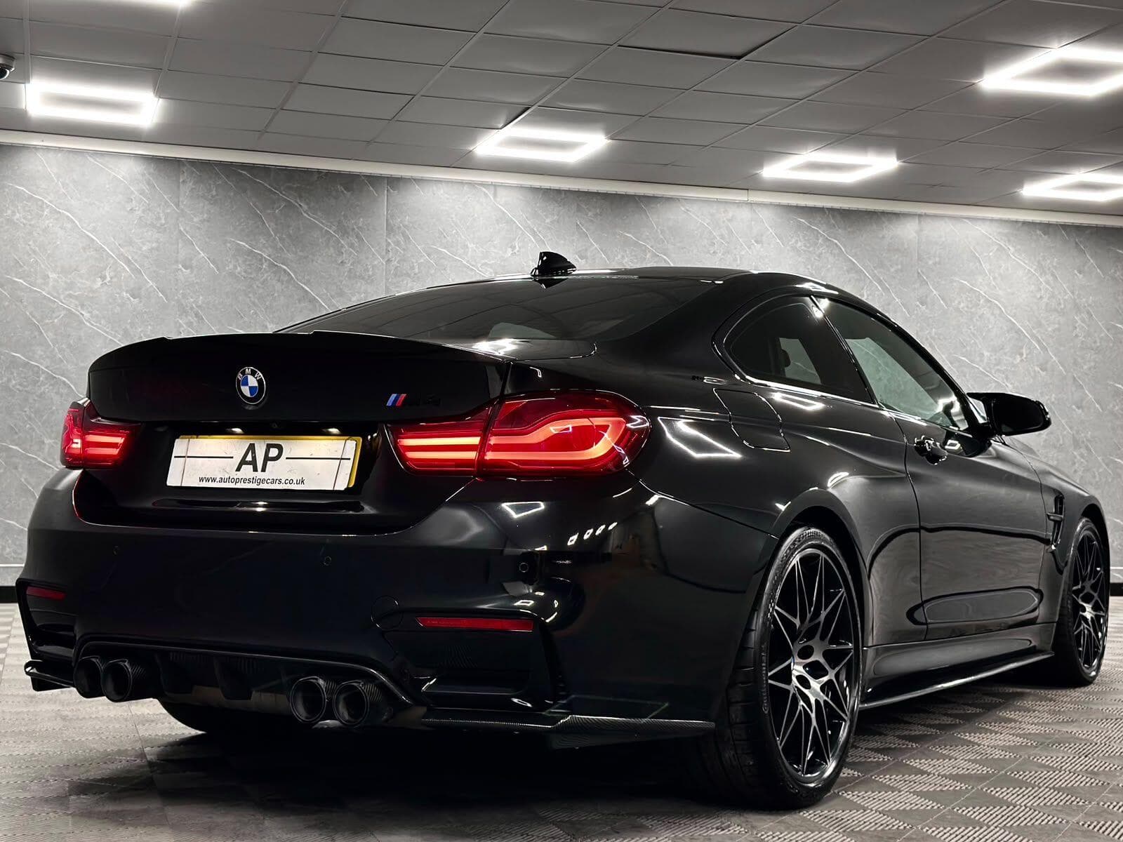 2017 BMW M4 - Thumbnail 24