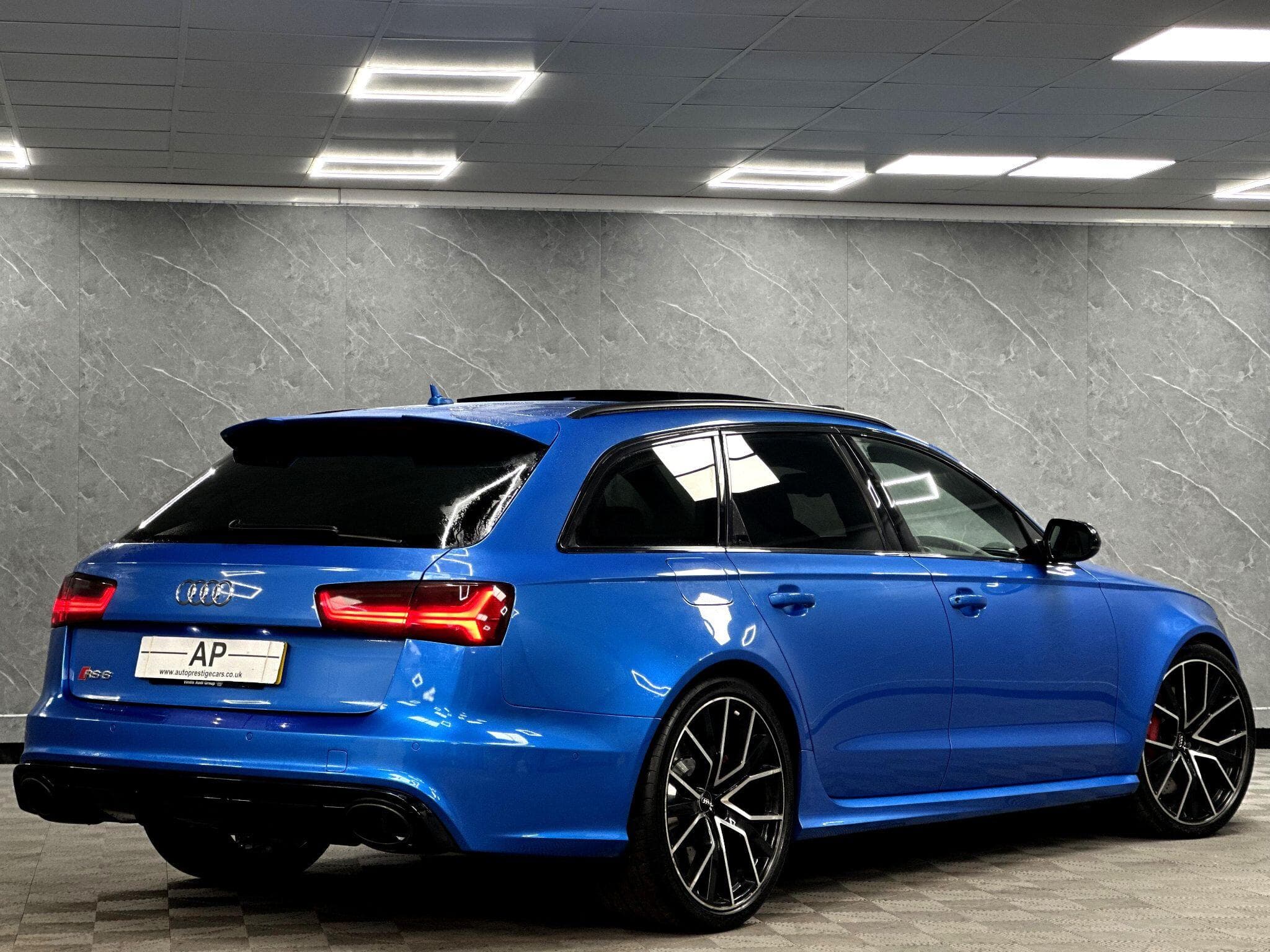 2017 Audi RS6 Avant - Thumbnail 15