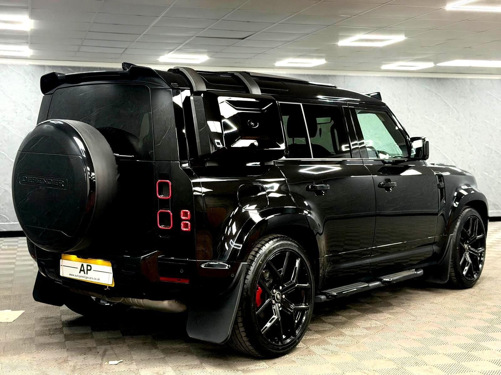 2024 Land Rover Defender 110 - Thumbnail 23