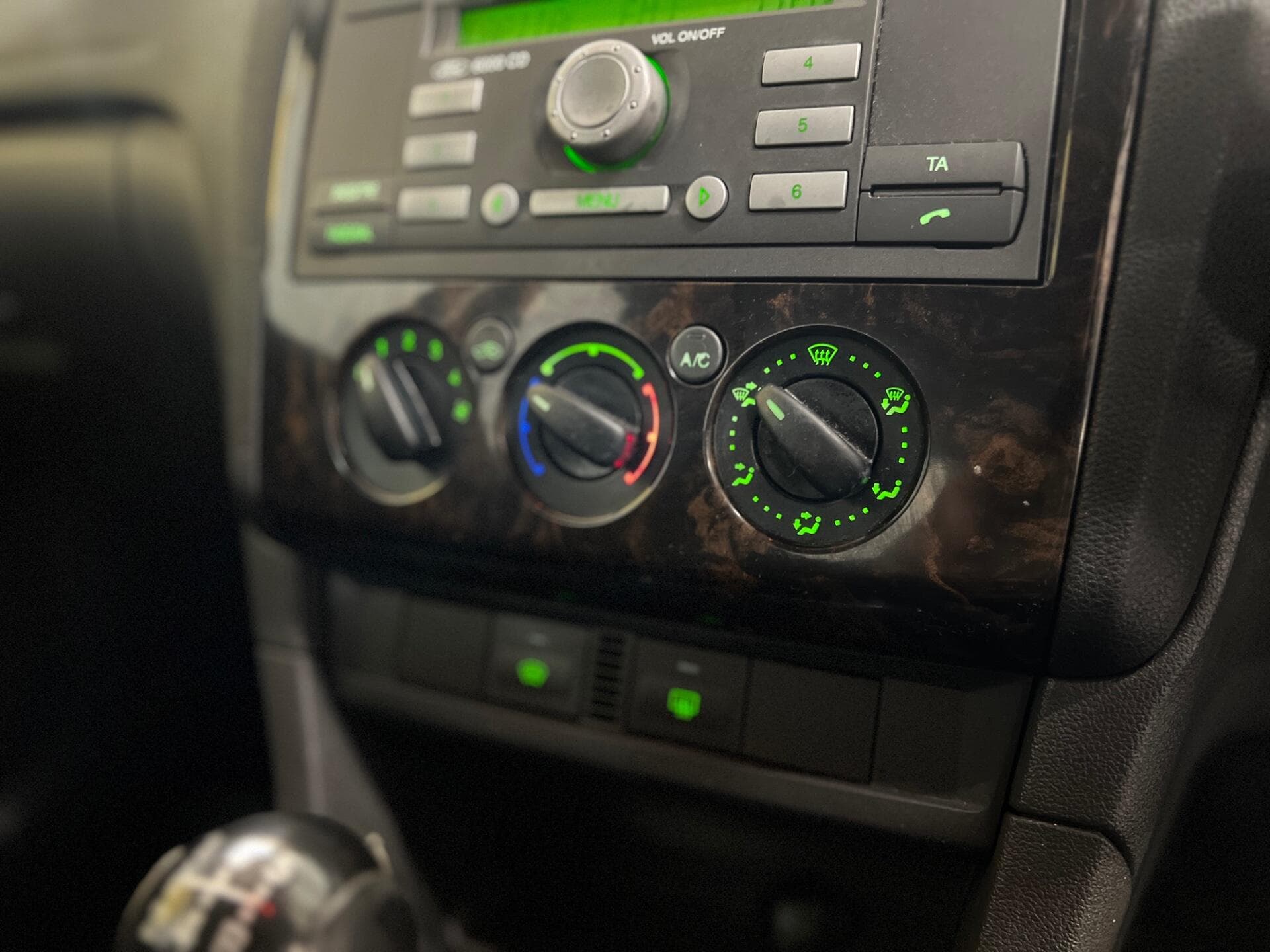 2007 Ford Focus - Thumbnail 26