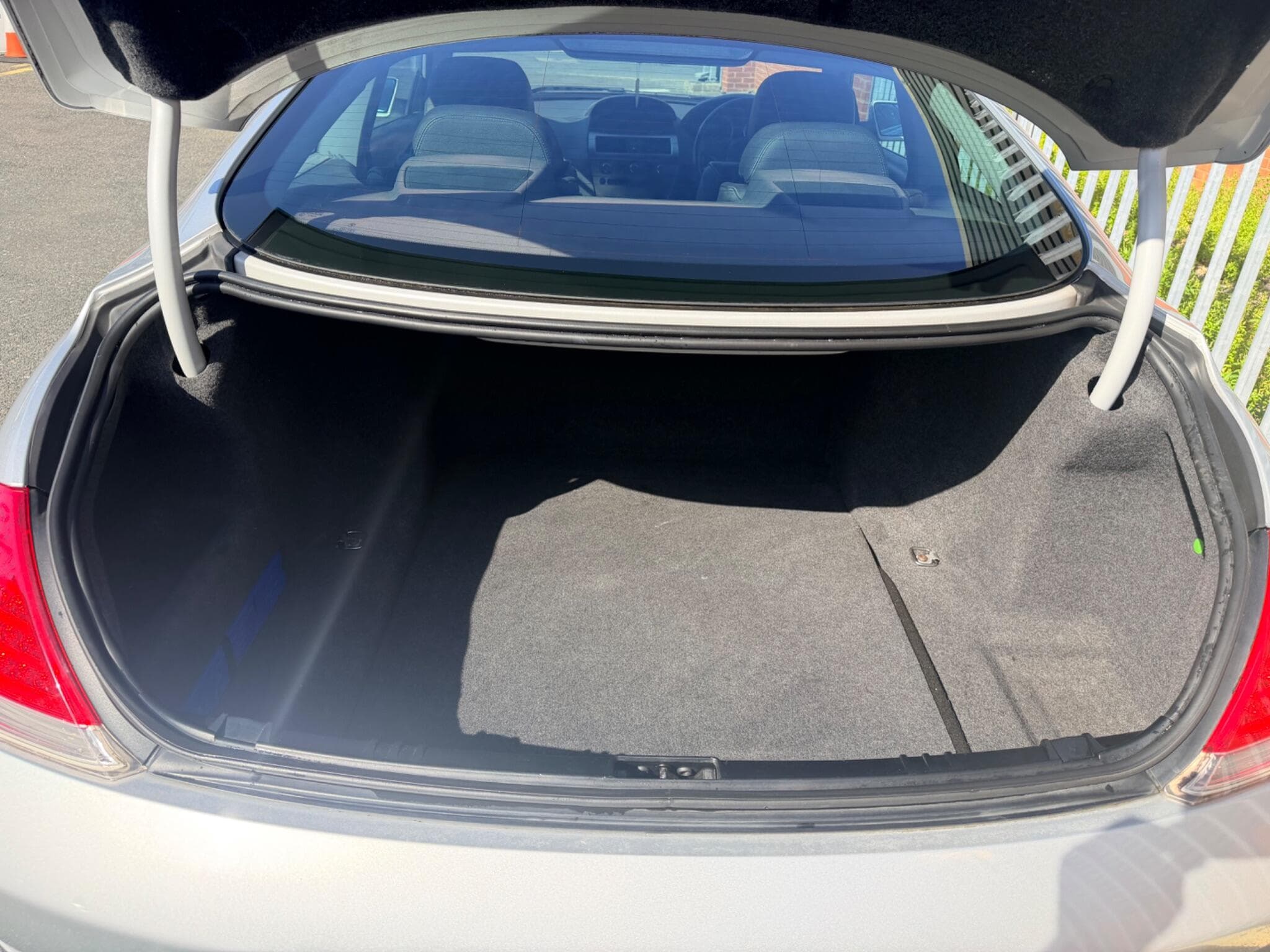 2005 BMW 6 Series - Thumbnail 20
