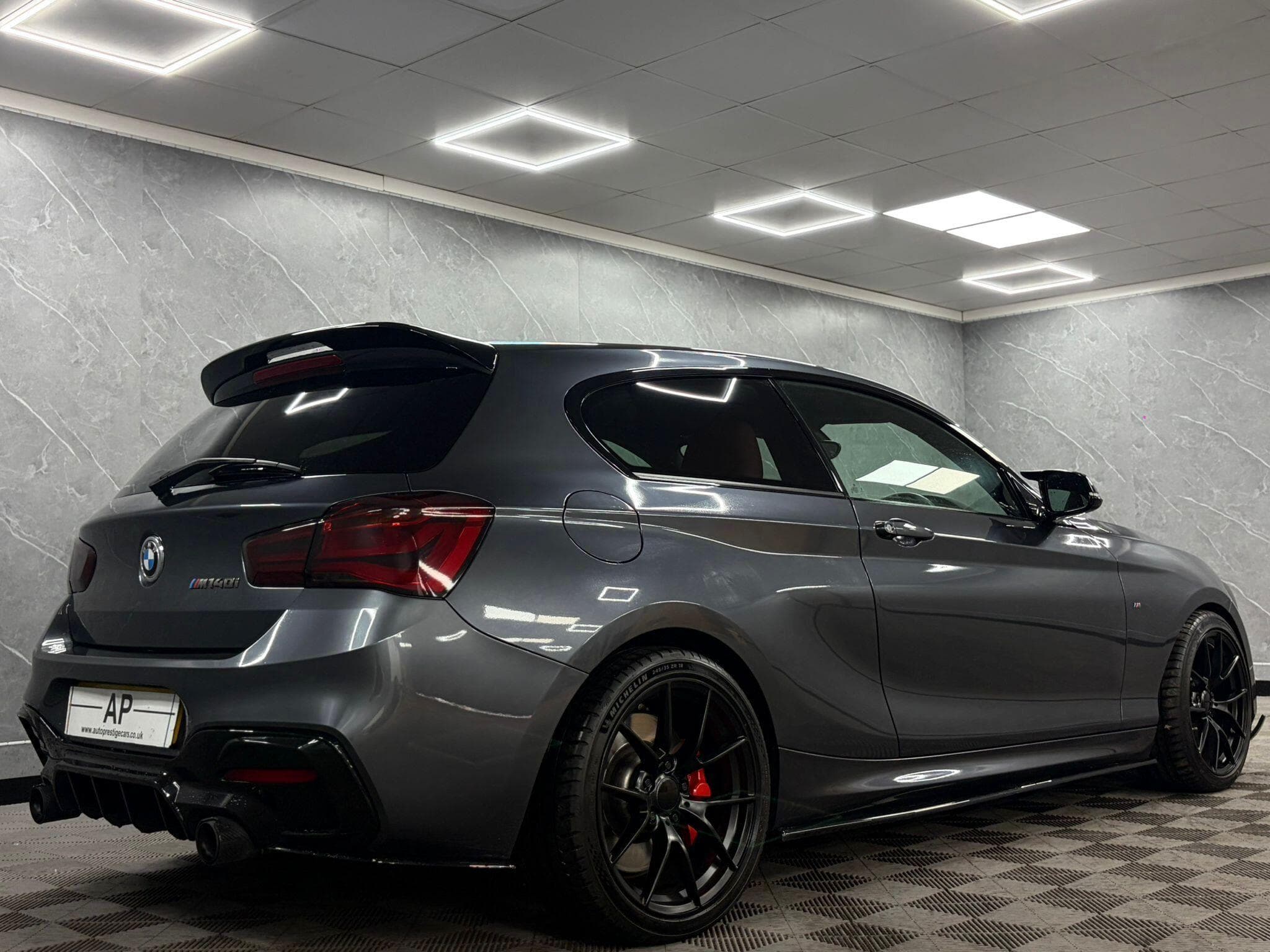2016 BMW 1 Series - Thumbnail 36