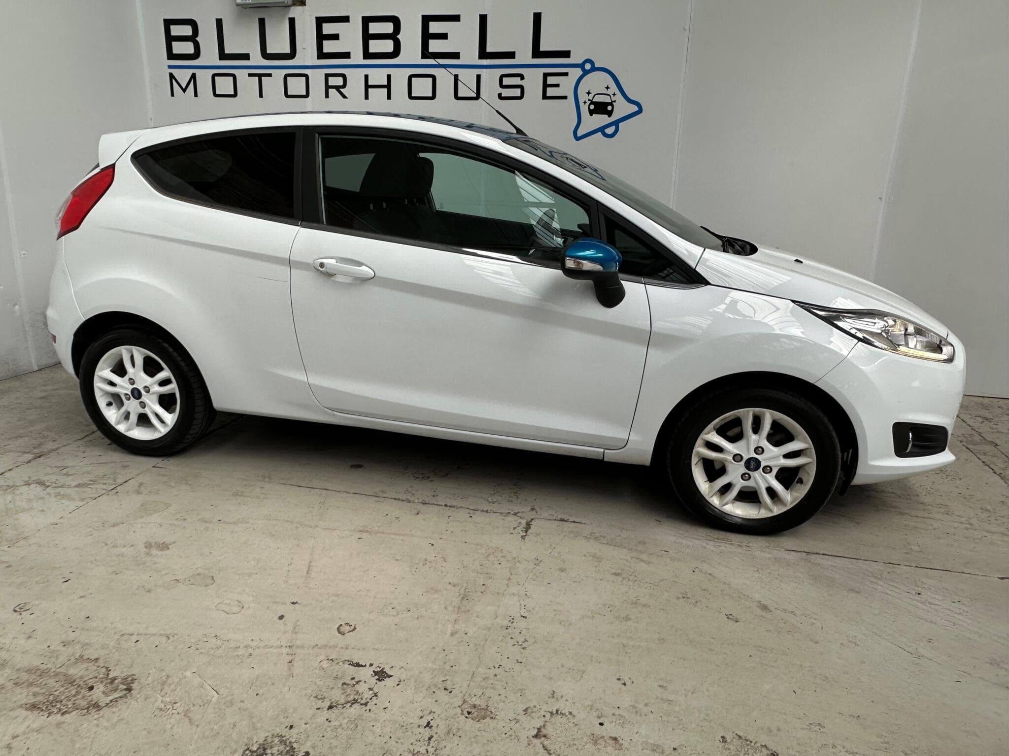 2016 Ford Fiesta - Thumbnail 9