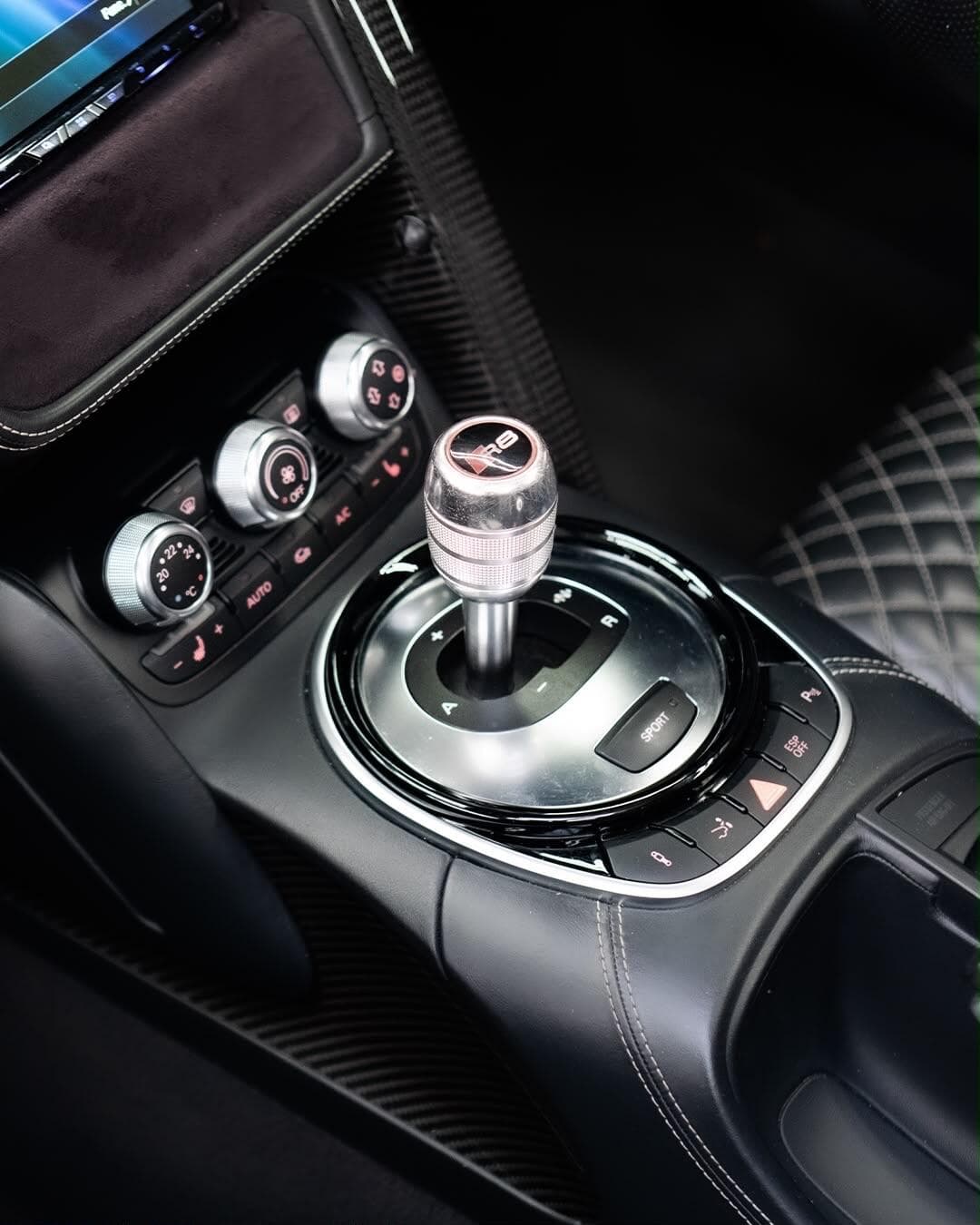 2014 Audi R8 - Thumbnail 32
