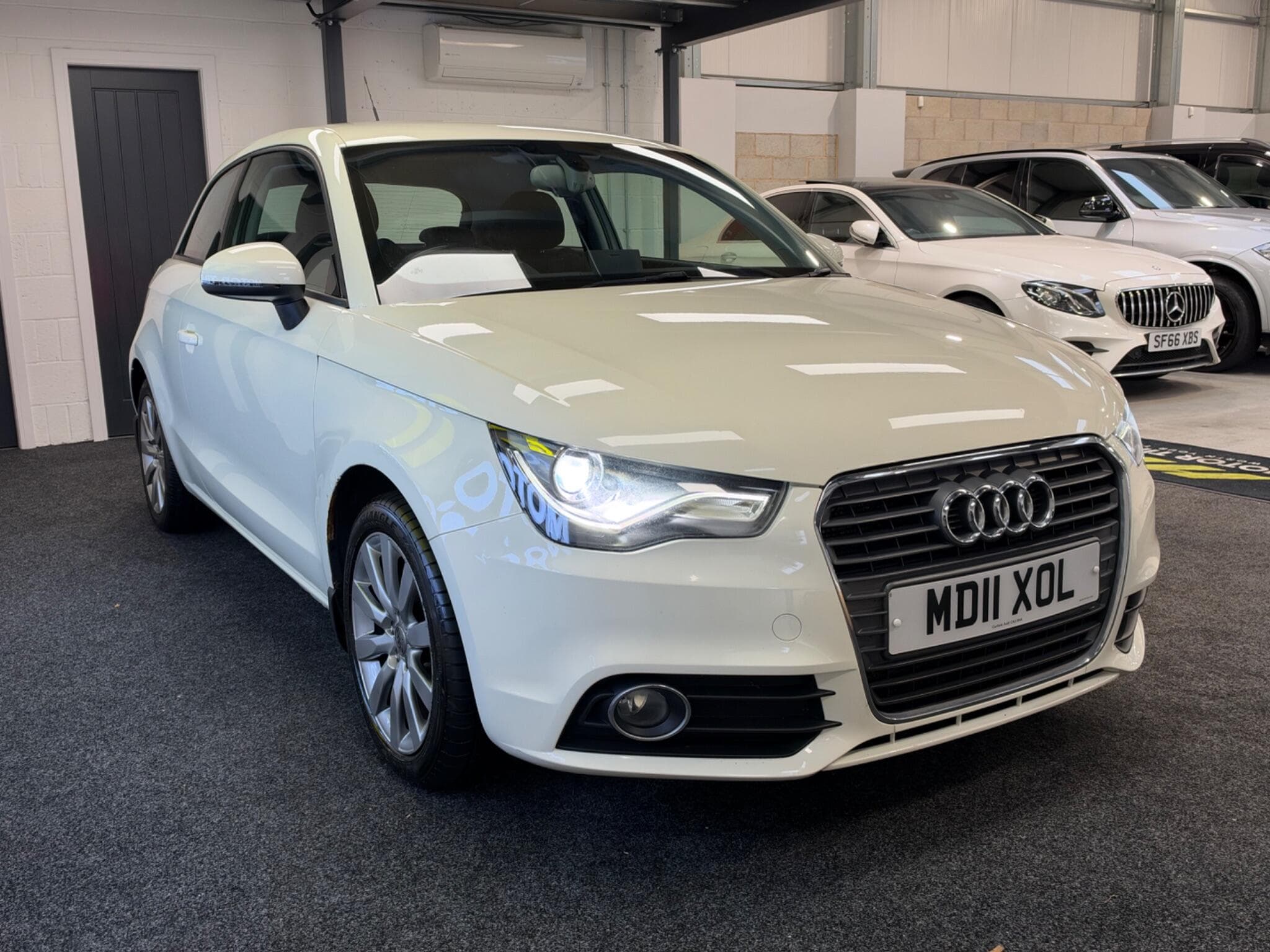 2011 Audi A1 - Thumbnail 2