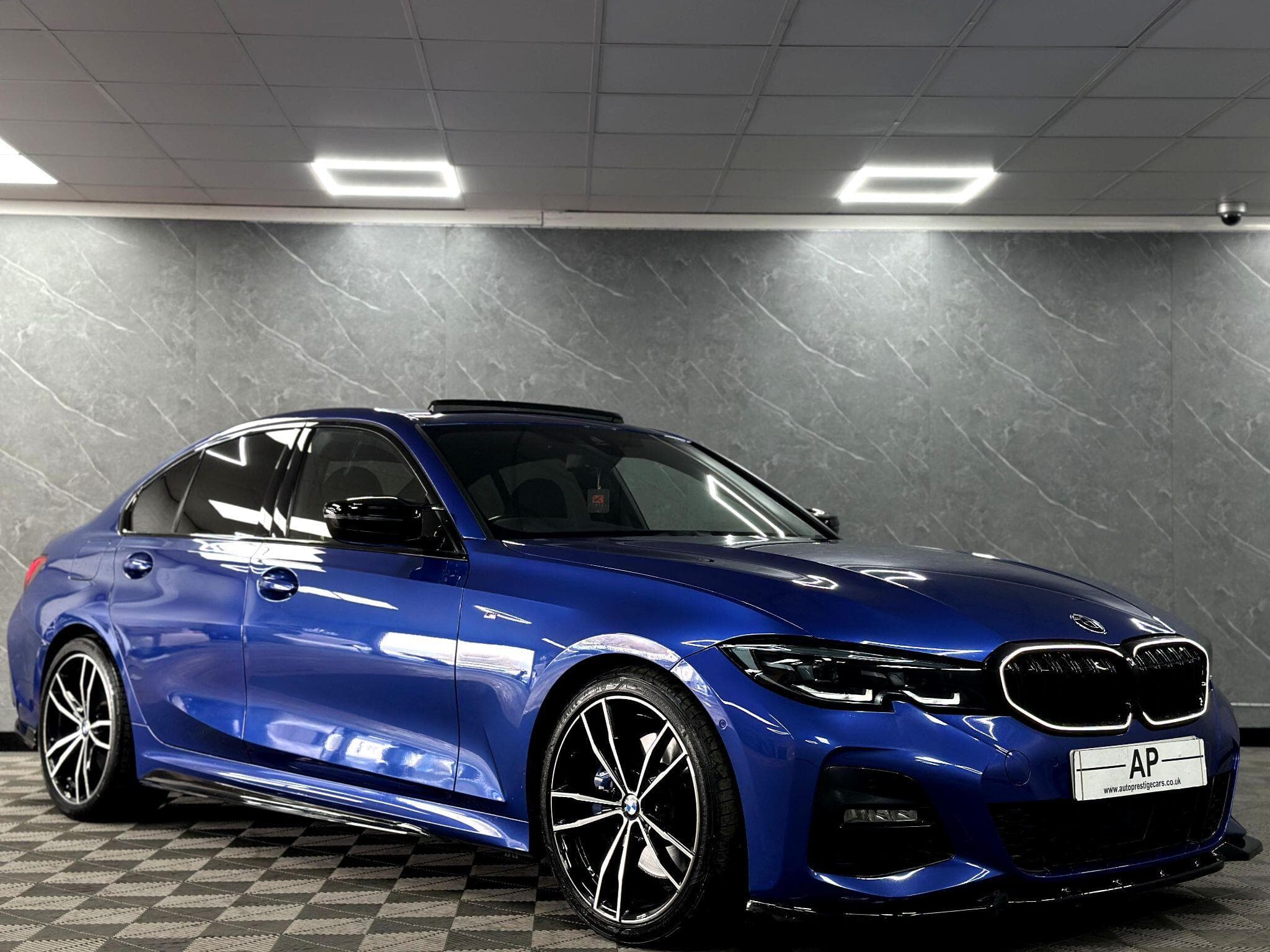 2019 BMW 3 Series - Thumbnail 3