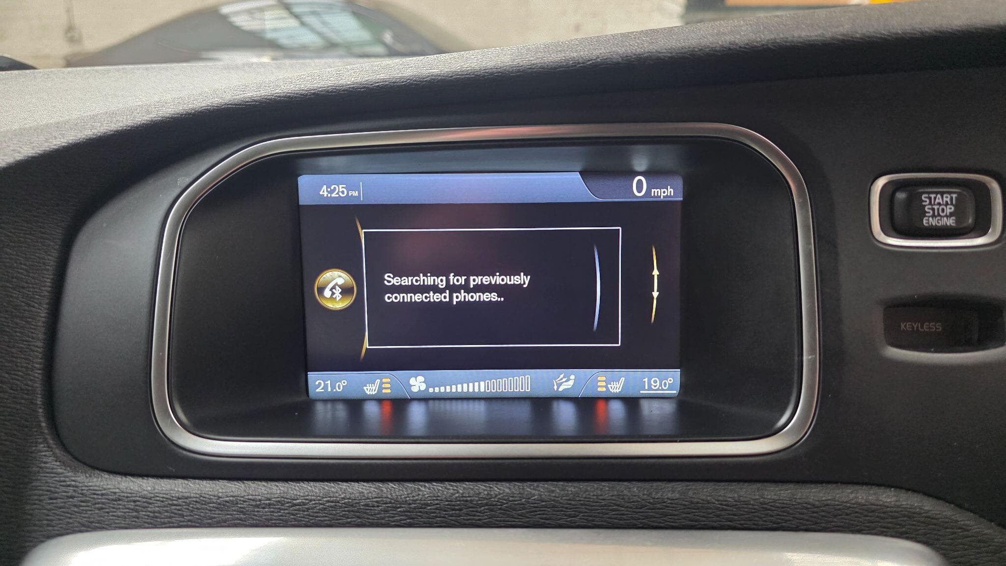 2013 Volvo V40 - Thumbnail 25