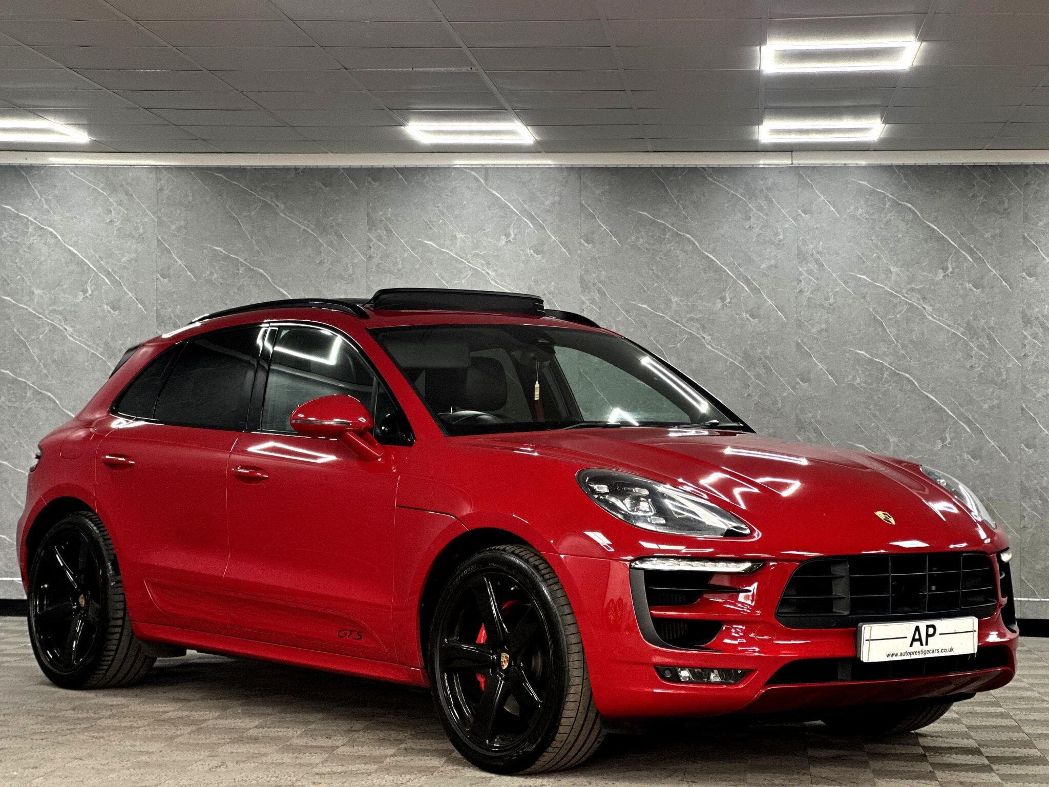 2016 Porsche Macan - Thumbnail 8