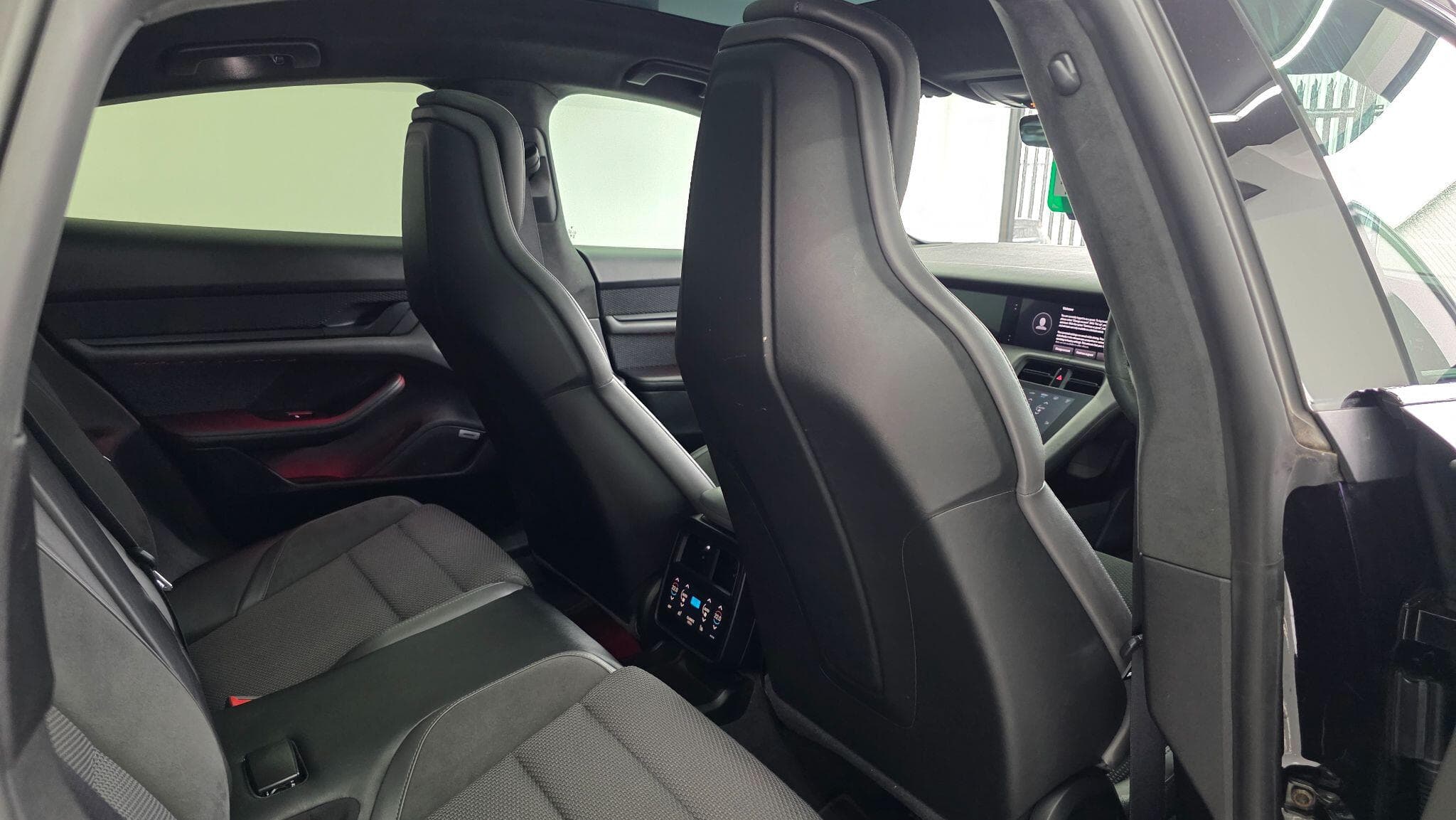 2020 Porsche Taycan - Thumbnail 15
