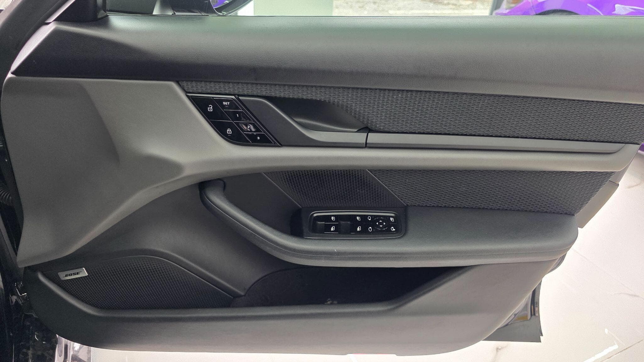 2020 Porsche Taycan - Thumbnail 11