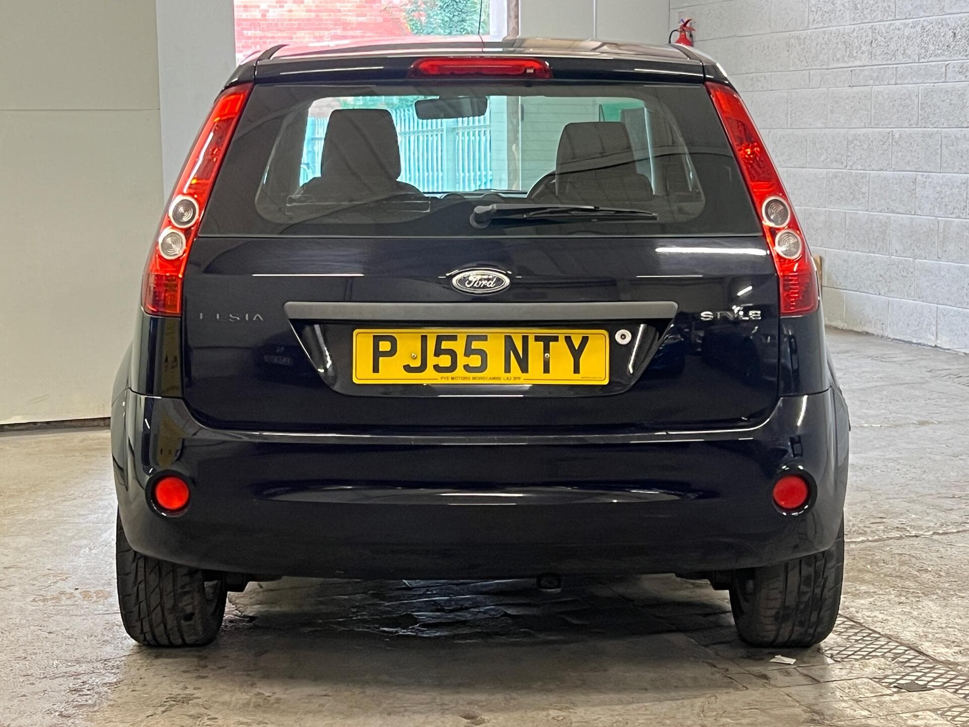 2005 Ford Fiesta - Thumbnail 10