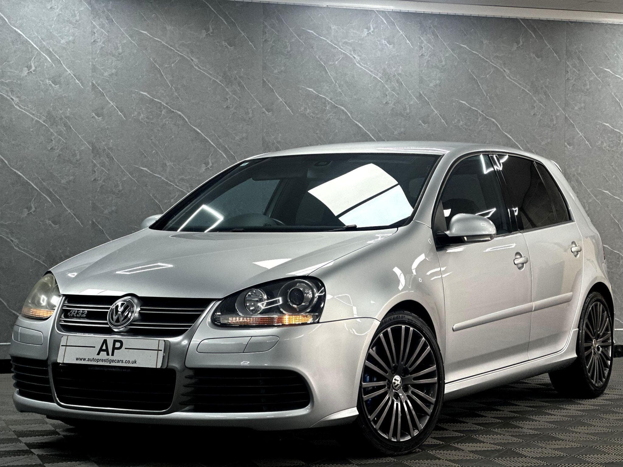 2006 Volkswagen Golf - Image 2