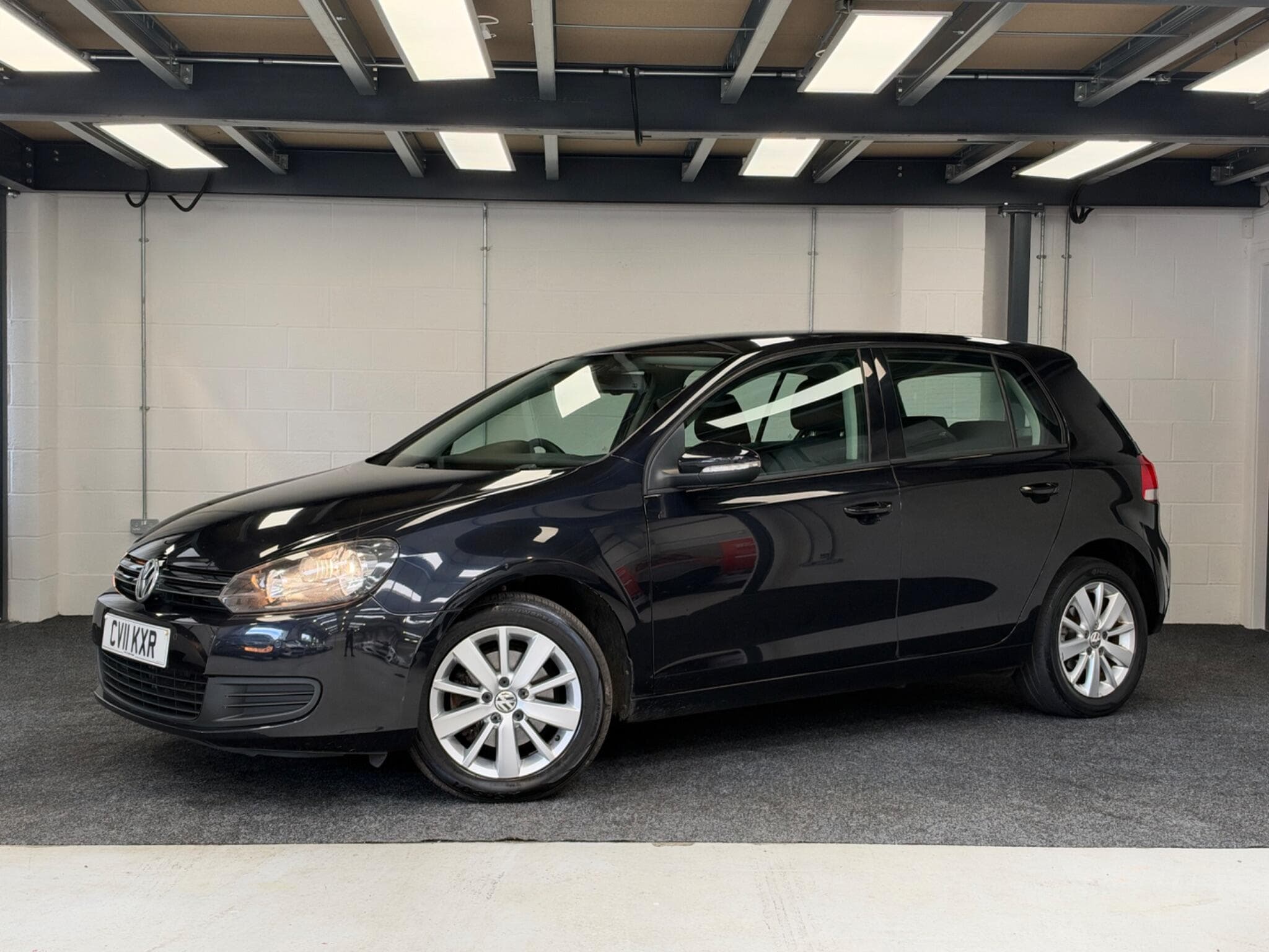 2011 Volkswagen Golf - Main