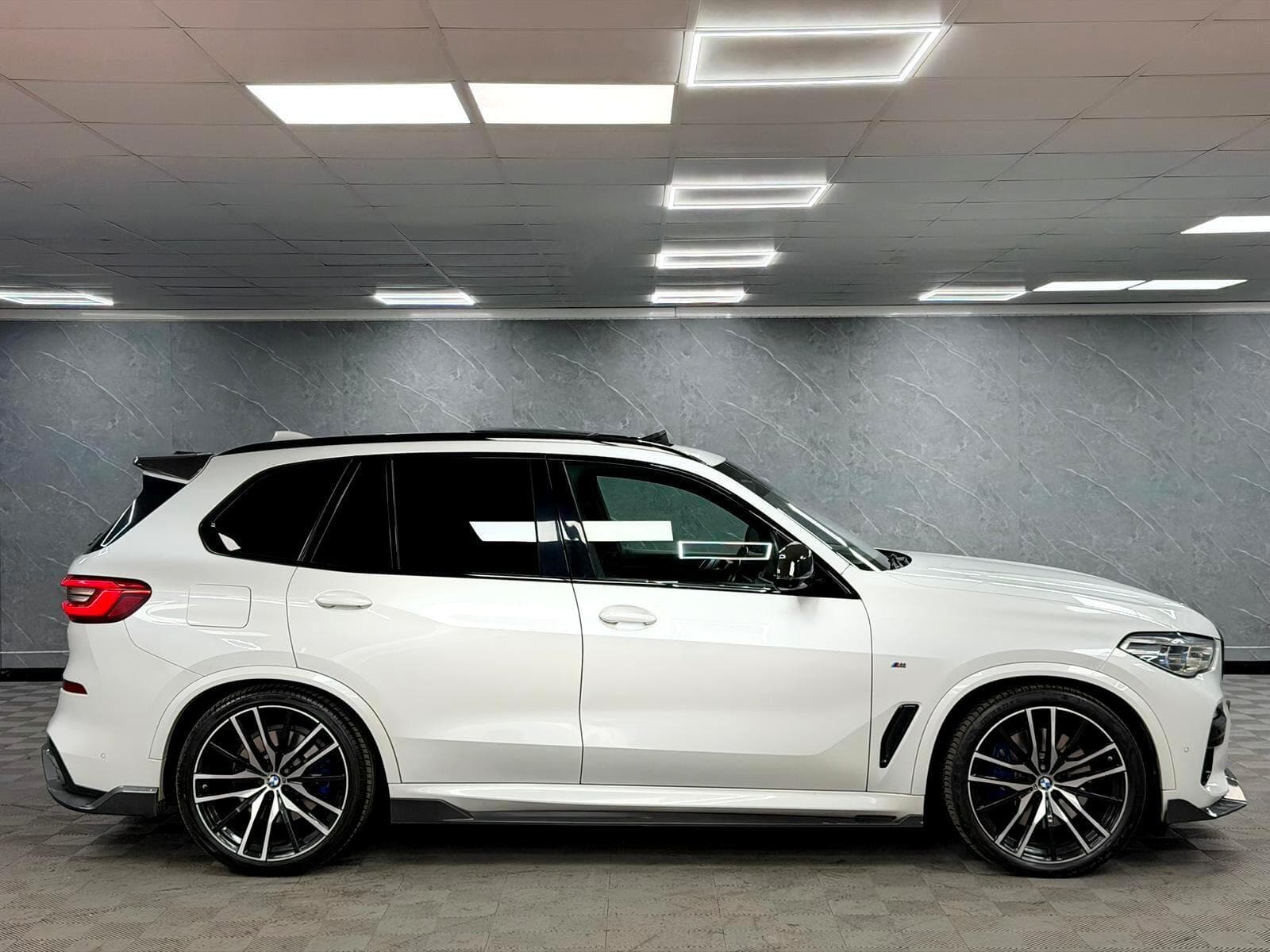 2018 BMW X5 - Thumbnail 28